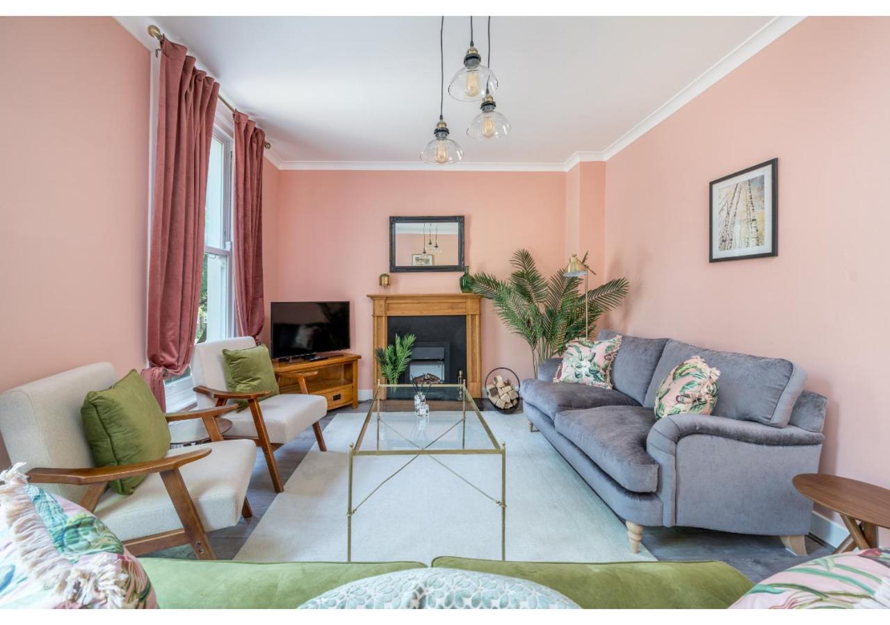 Joivy Splendid Townhouse Flat With Backyard * Londres