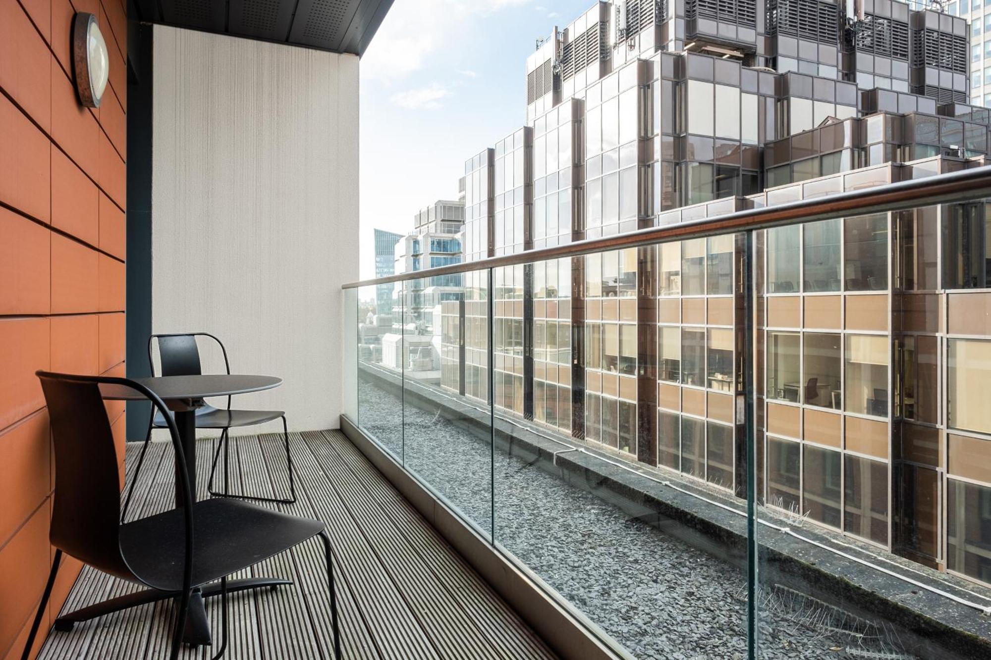 Native Victoria Apartment