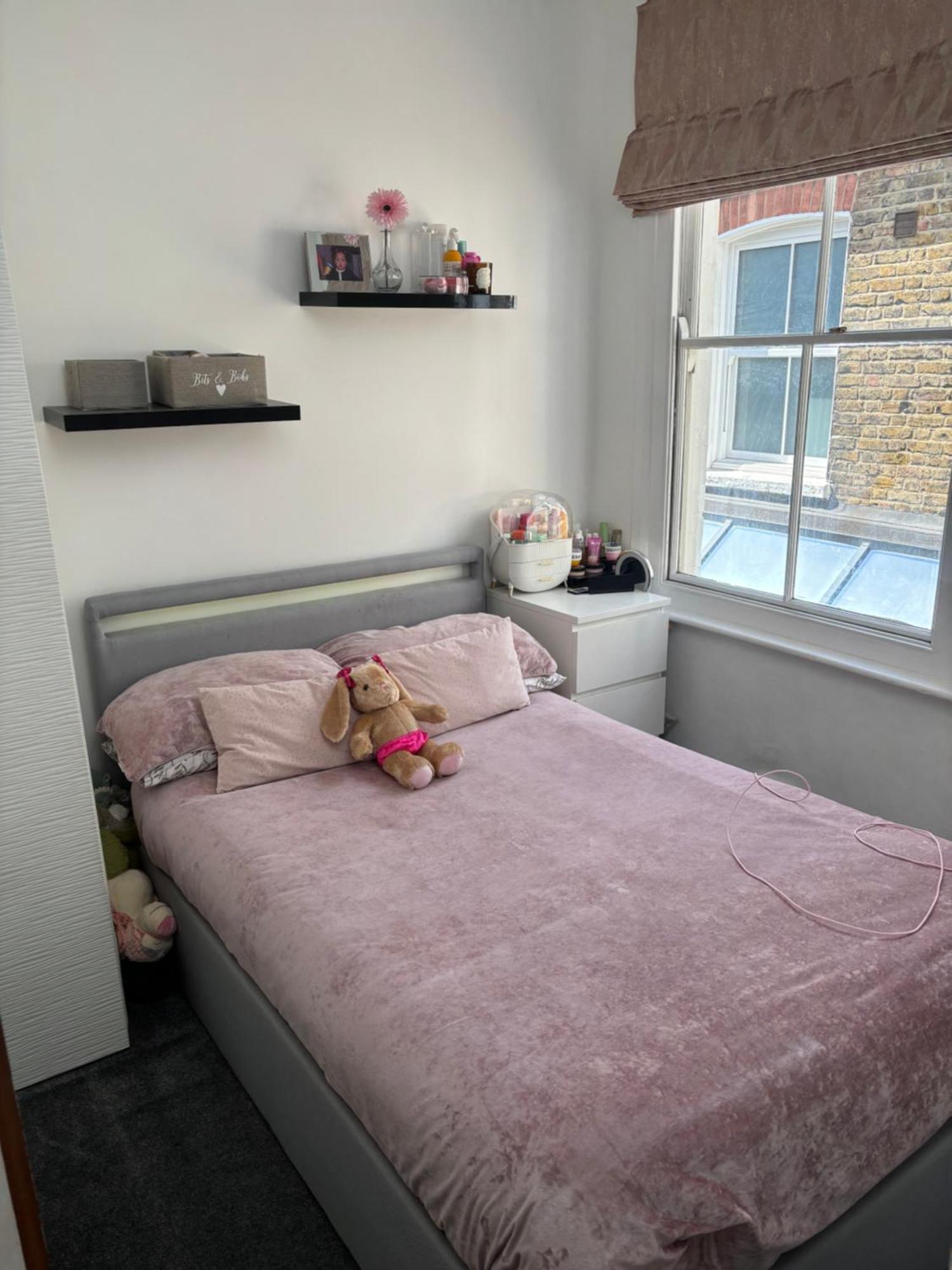 Flat In * Londres