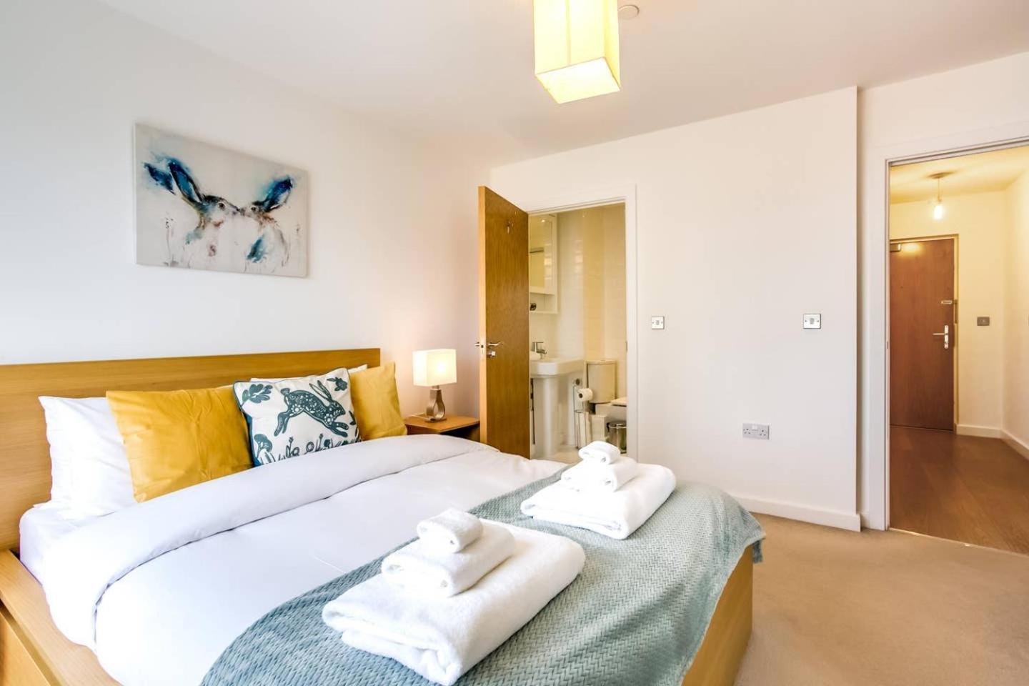 Guestready - Comfort By The Thames, W/ Balcony Appartement Londen