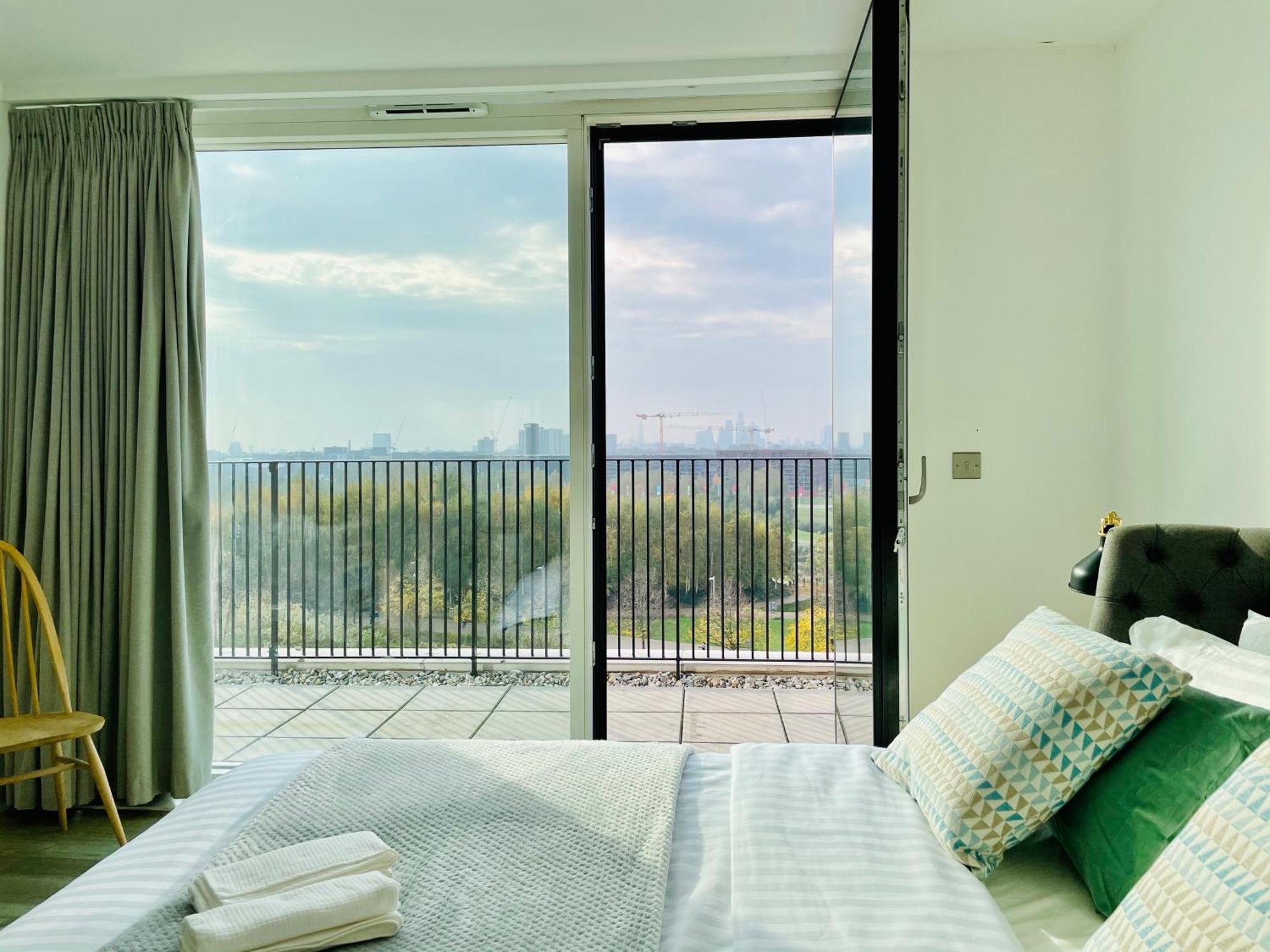 Panoramic Park And Penthouses Retreat * London