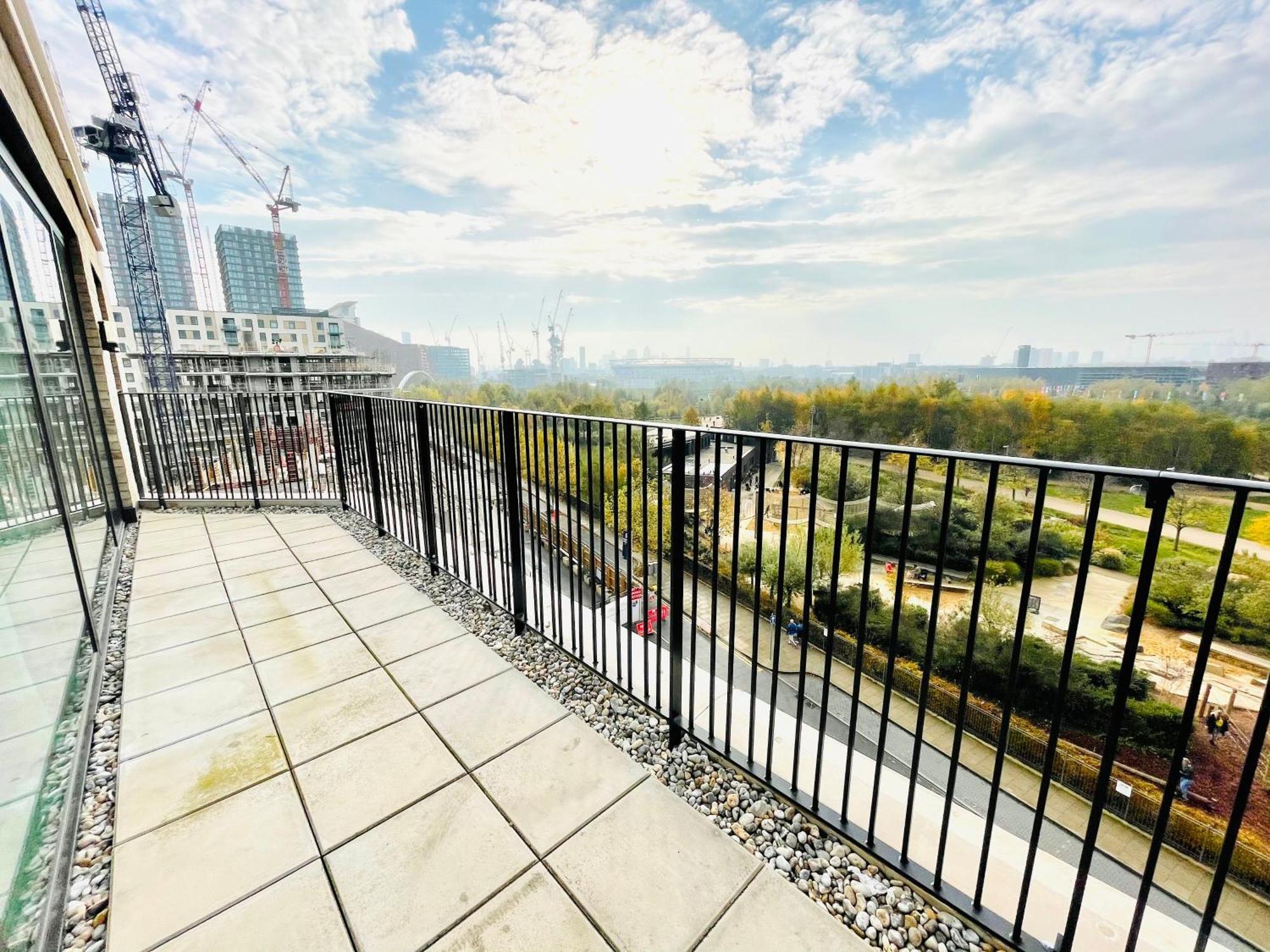 Apartment Panoramic Park And Penthouses Retreat London