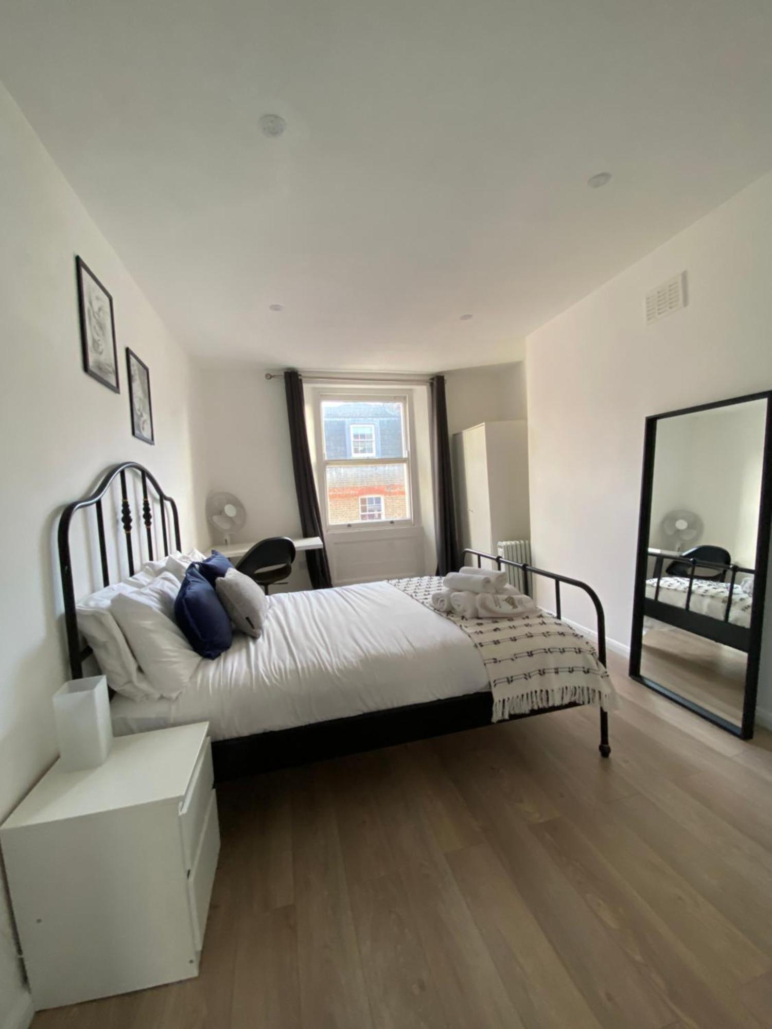Fully Equipped 2 Bed Flat On Old Compton St! London