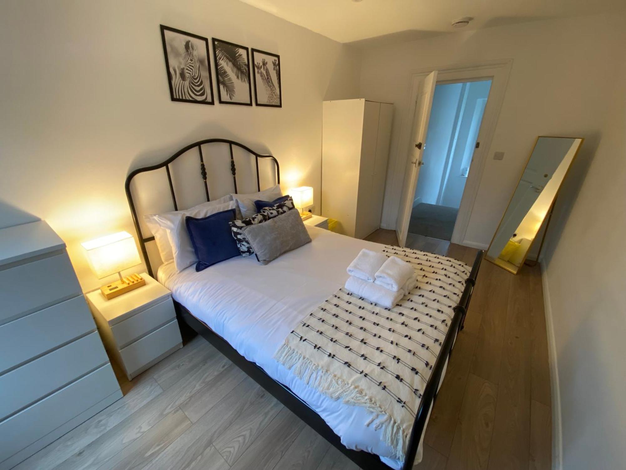 Fully Equipped 2 Bed Flat On Old Compton St! * London