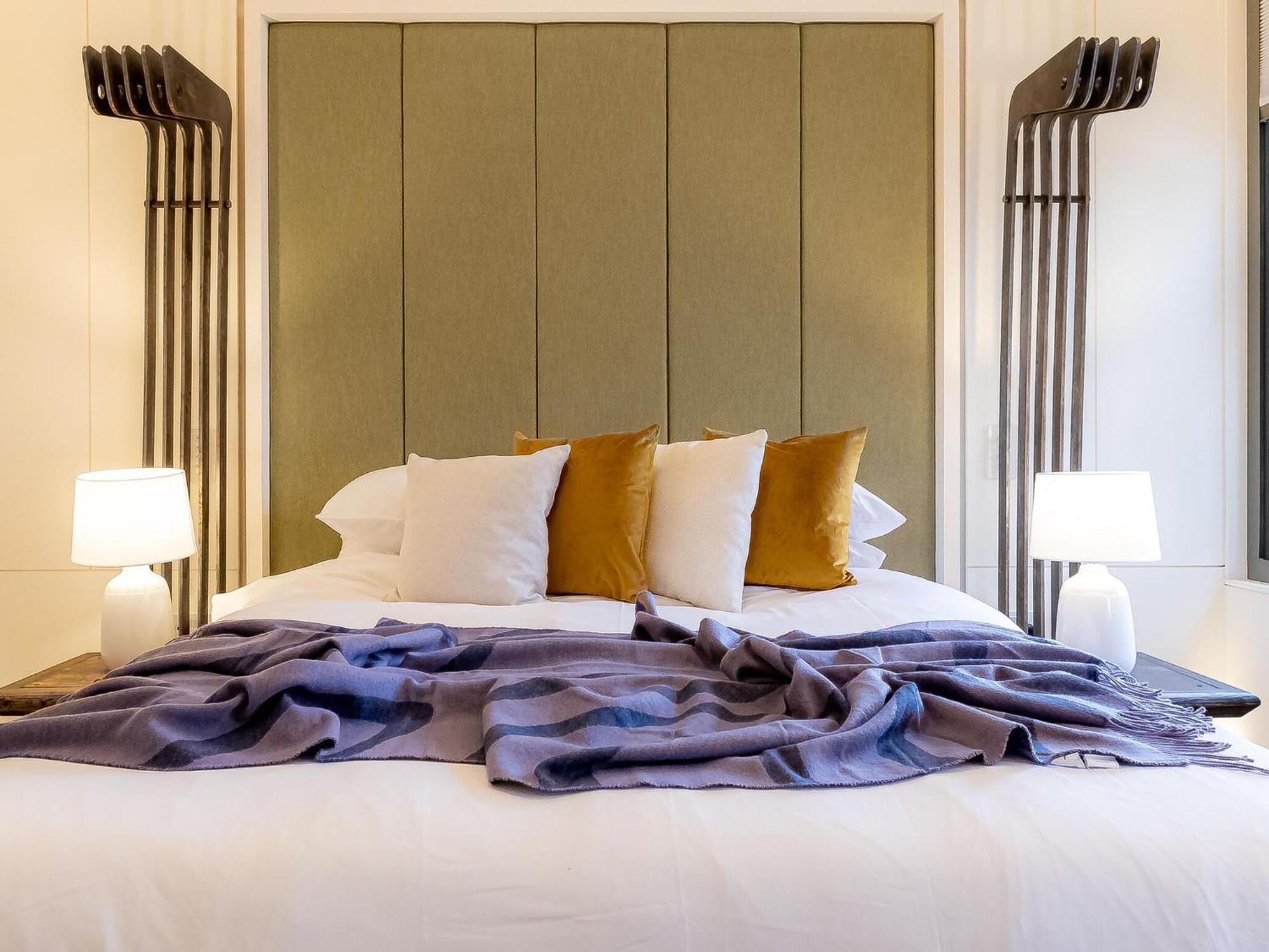 Apartment Modern Deluxe Five Bedroom House Near Chalk Farm Station By Belvilla