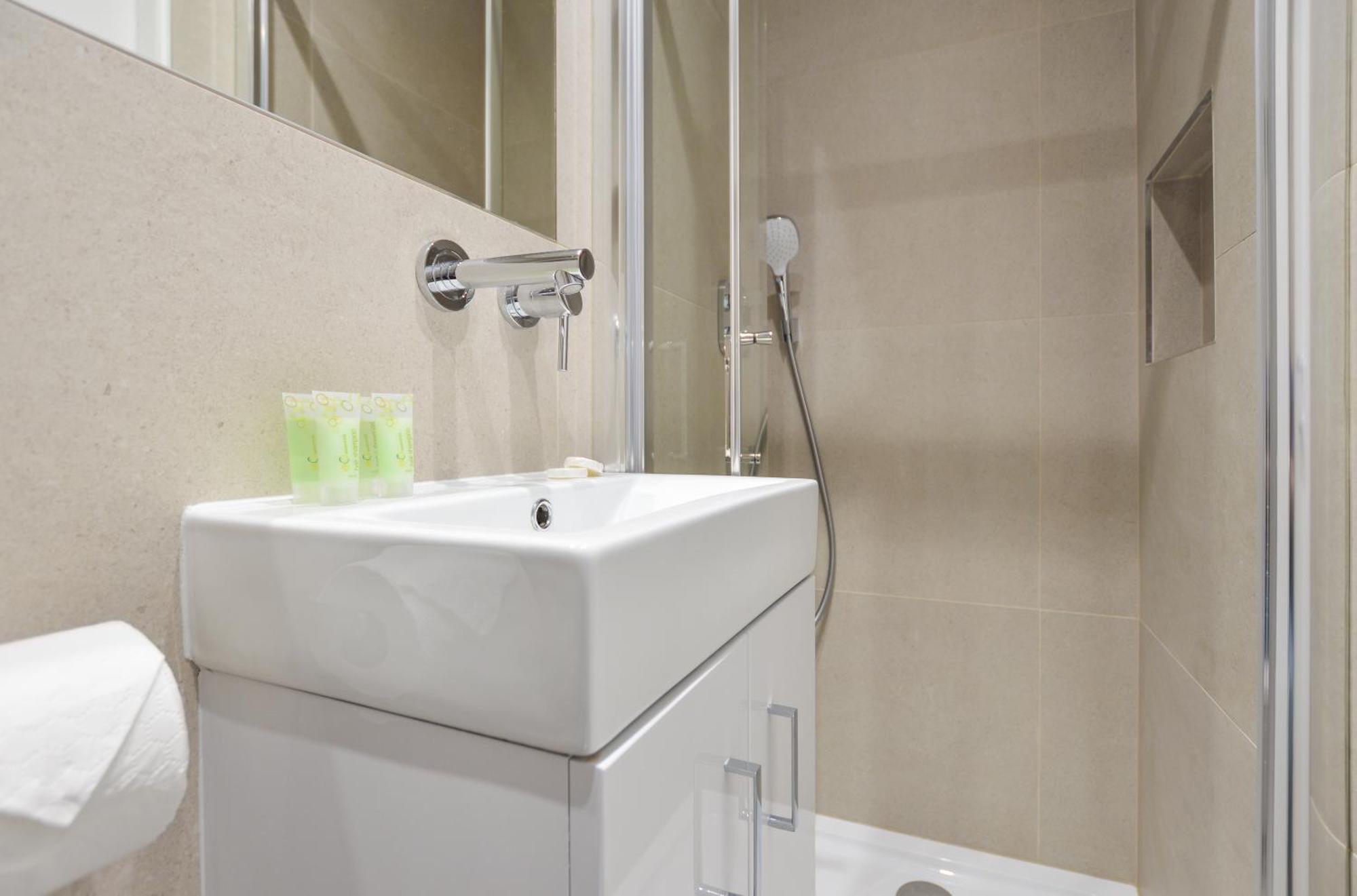 Apartment Regents Serviced By Stayprime