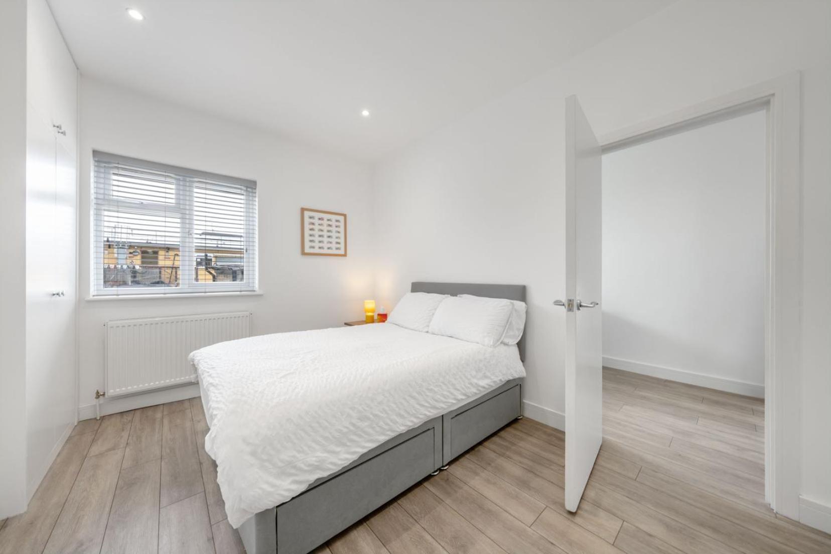 Modern Split Level 2br Spacious Maida Vale Apartamento