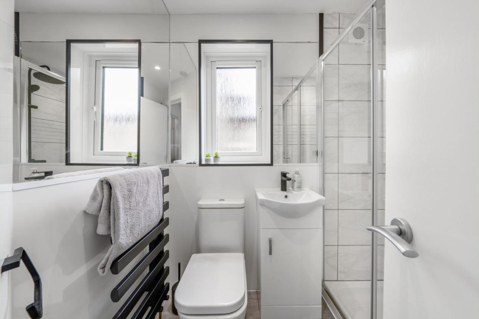 Modern Split Level 2br Spacious Maida Vale Apartamento