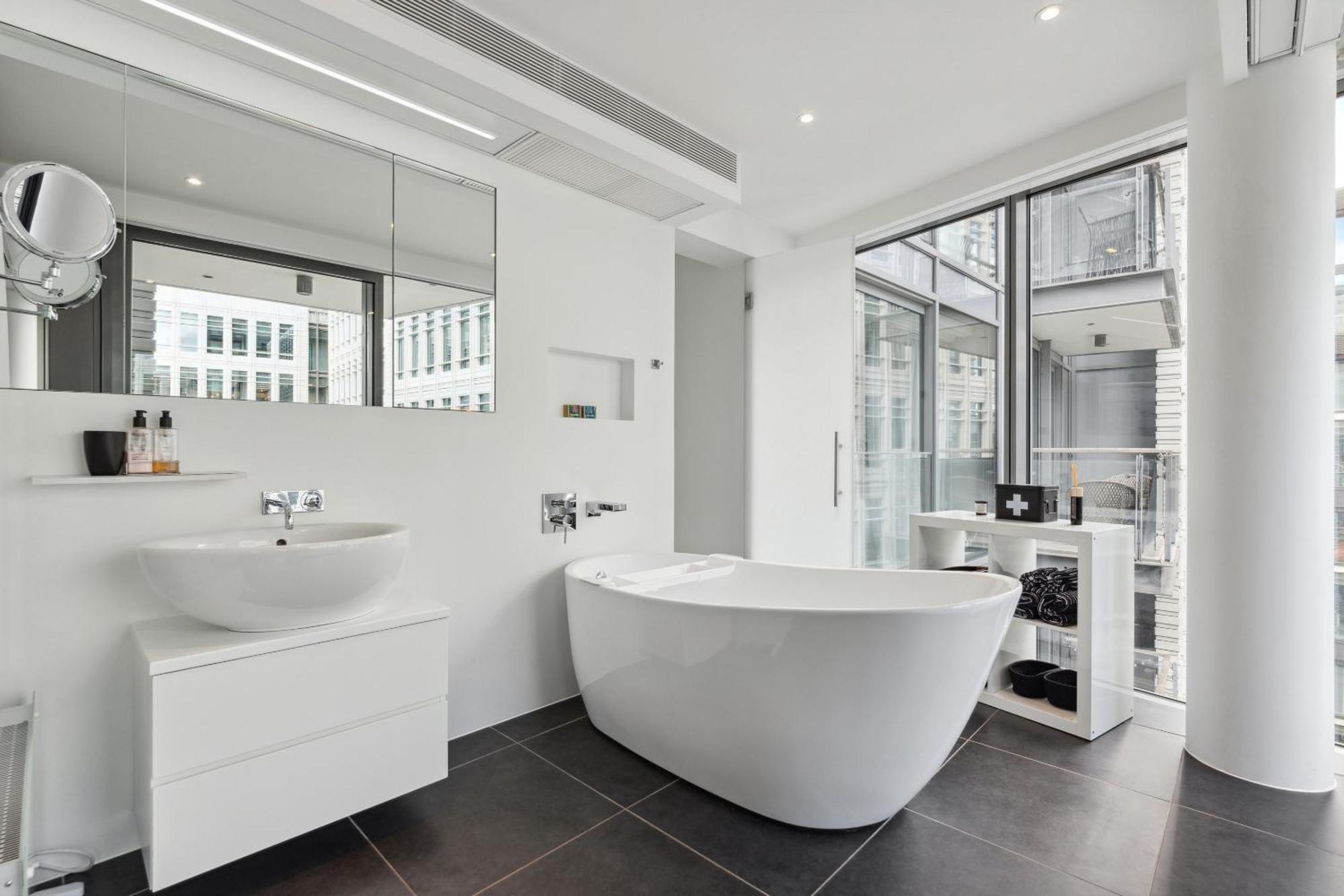 3bed 3bath With 2xbalconies In * Londres