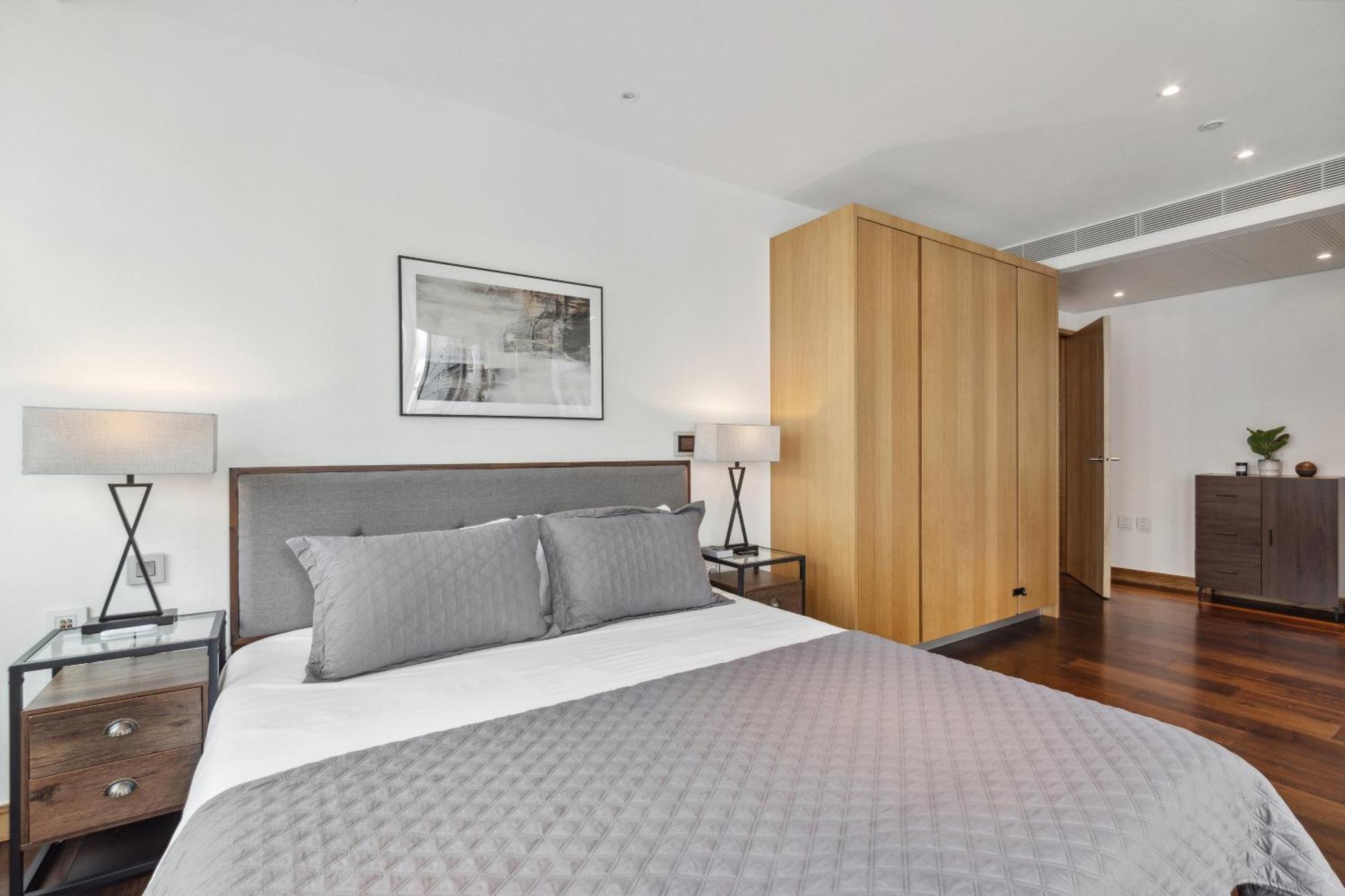 3bed 3bath With 2xbalconies In *