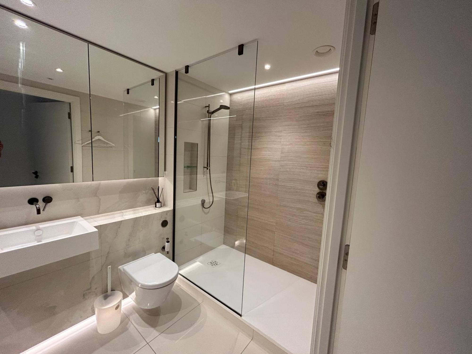 Appartement Luxury Modern 2bd 2ba White Living *