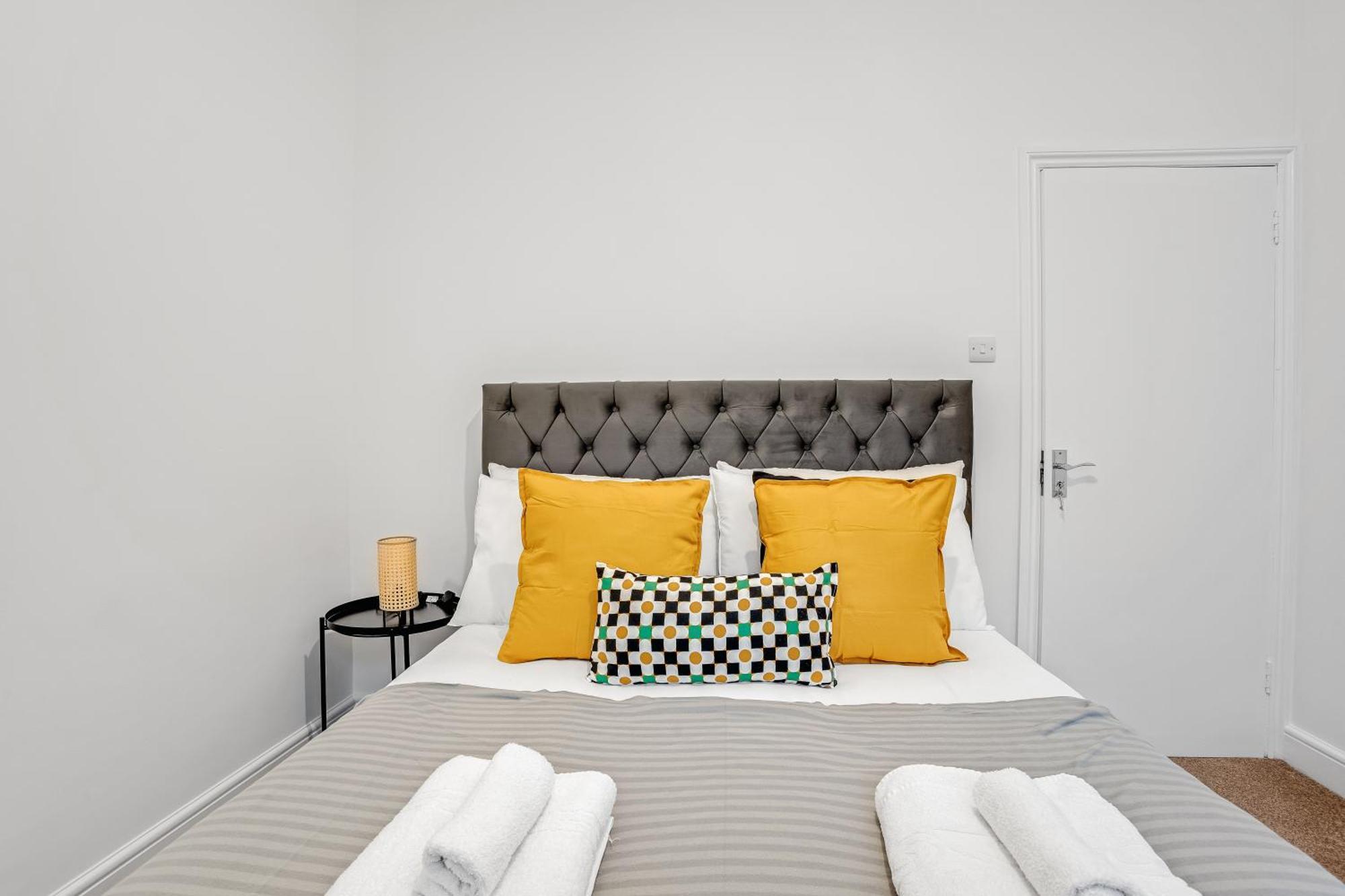2-bed With Garden Londres