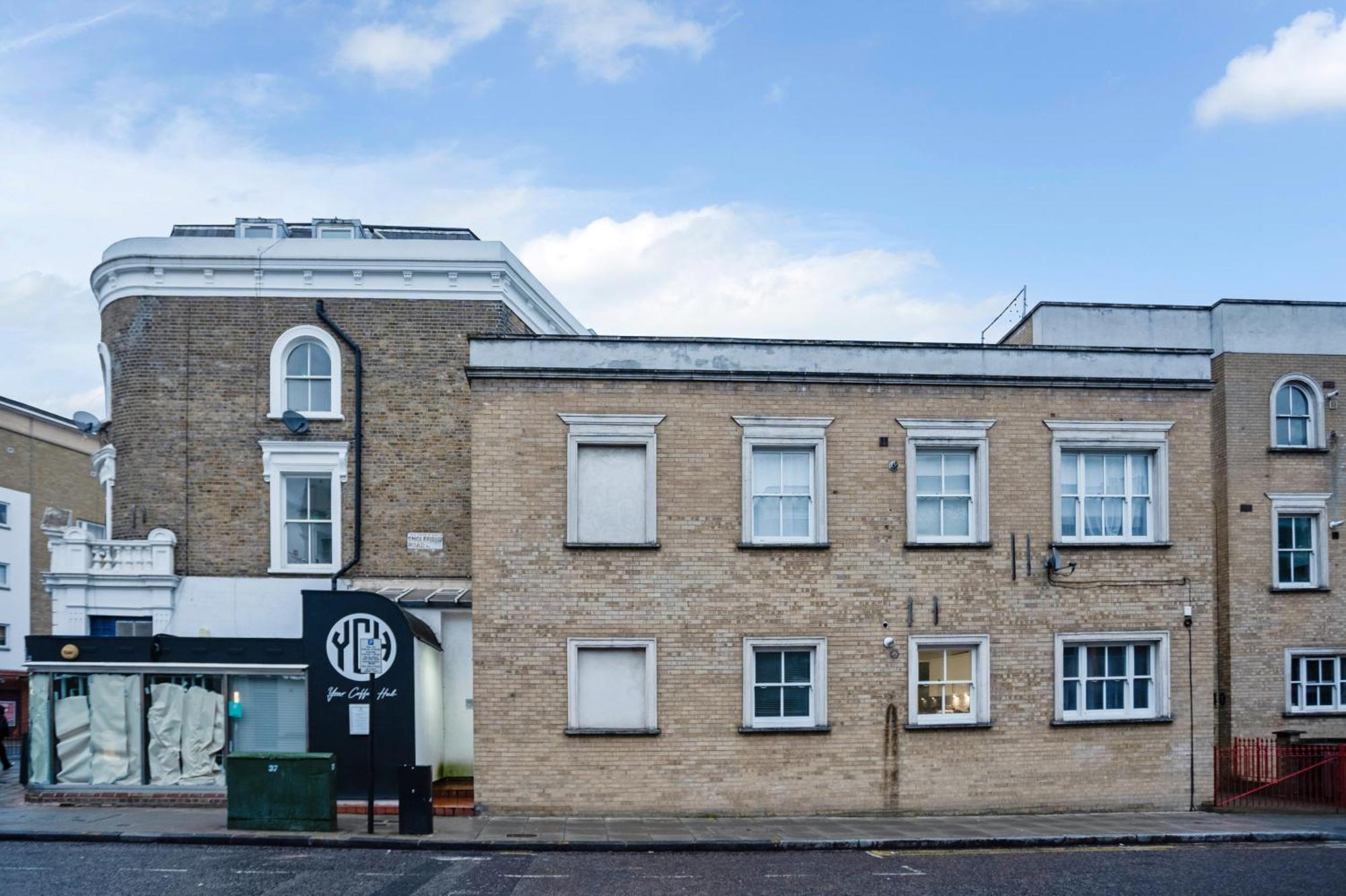 2-bed With Garden Londres