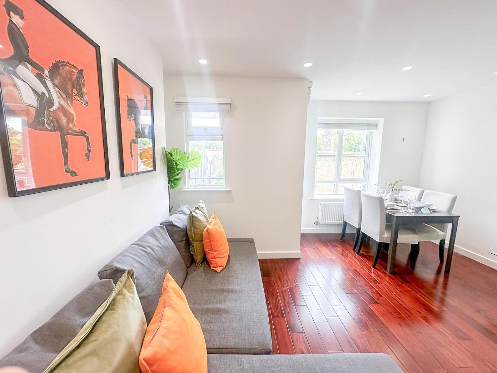 Charming 2-bedroom Flat With Private Balcony Near Islington Station, Canonbury *