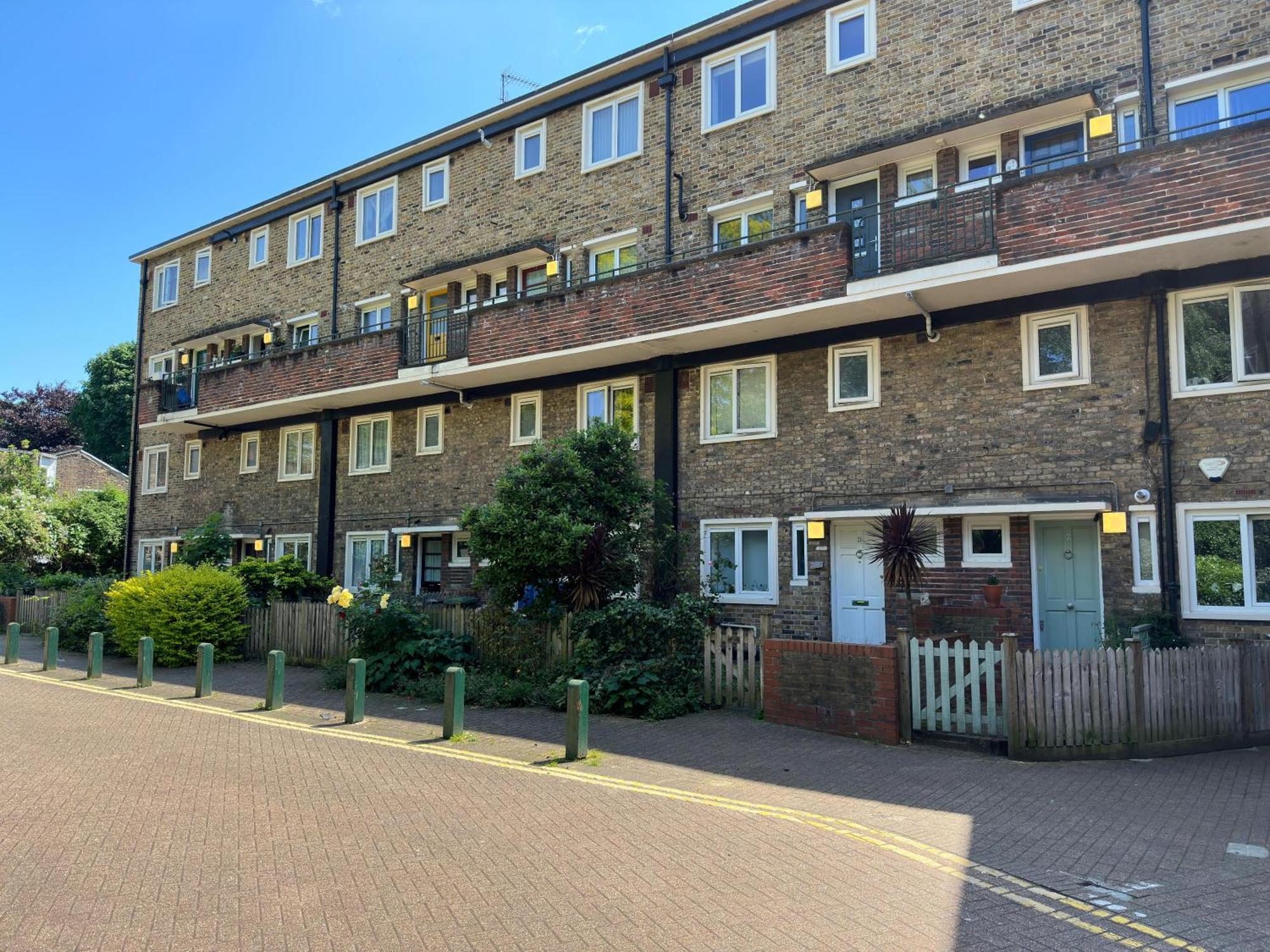 Charming 2-bedroom Flat With Private Balcony Near Islington Station, Canonbury Appartement