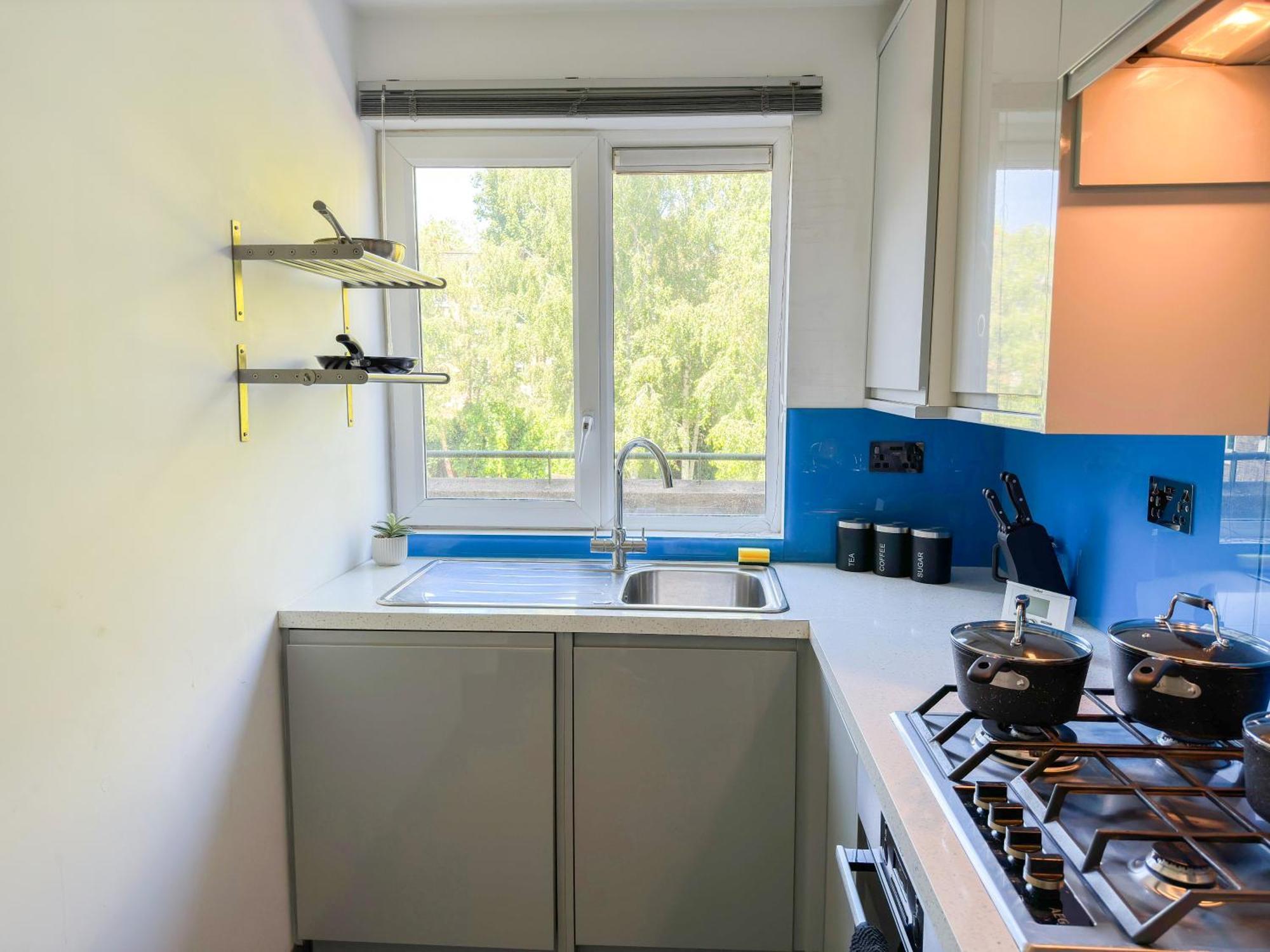 Charming 2-bedroom Flat With Private Balcony Near Islington Station, Canonbury Appartement *