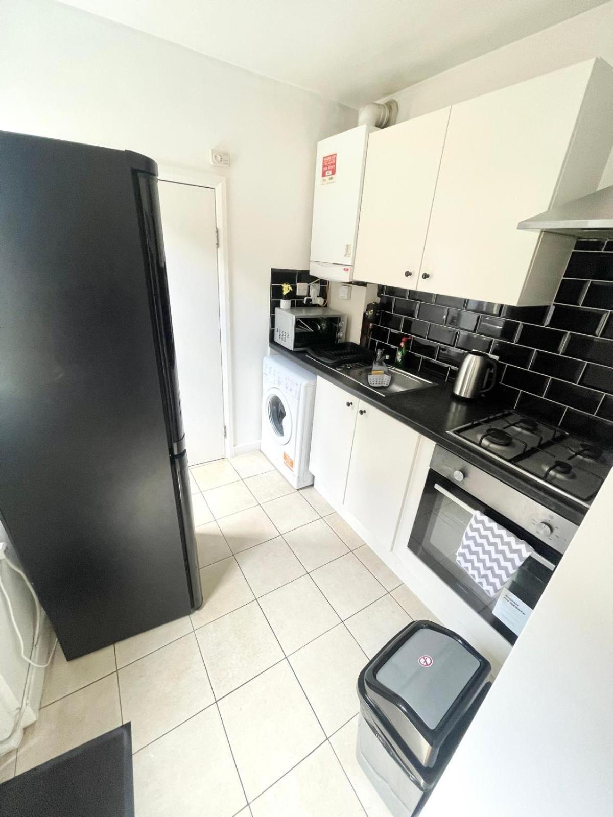 Apartamento Flat With Private Patio In Stratford *