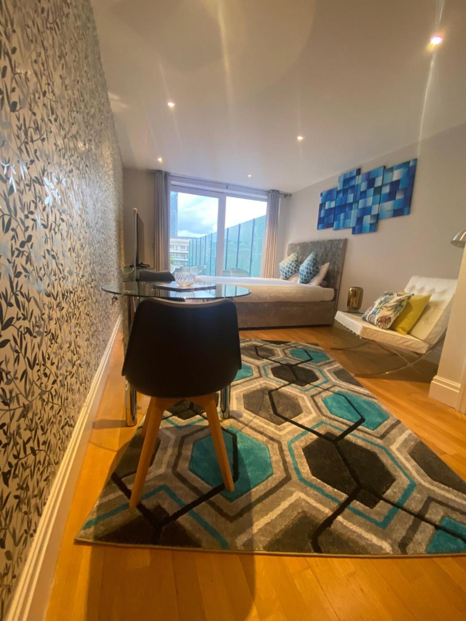 Desirable, Fashionable 2bed Flat In Chelsea