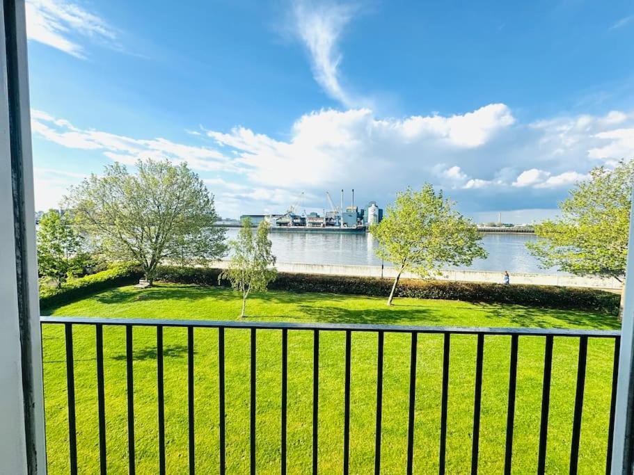 Thames View In *
