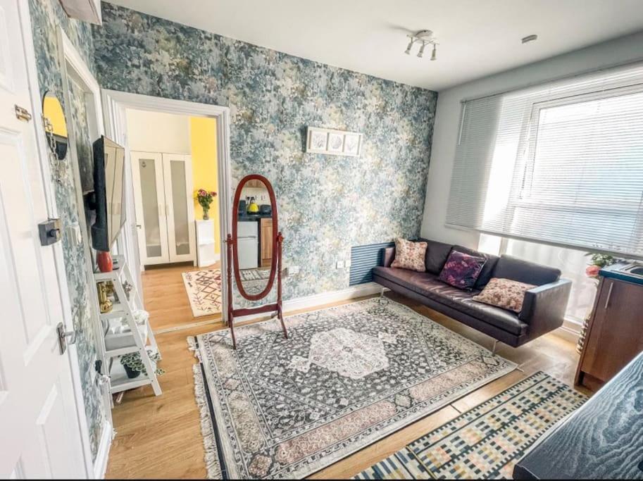 1 Bed *