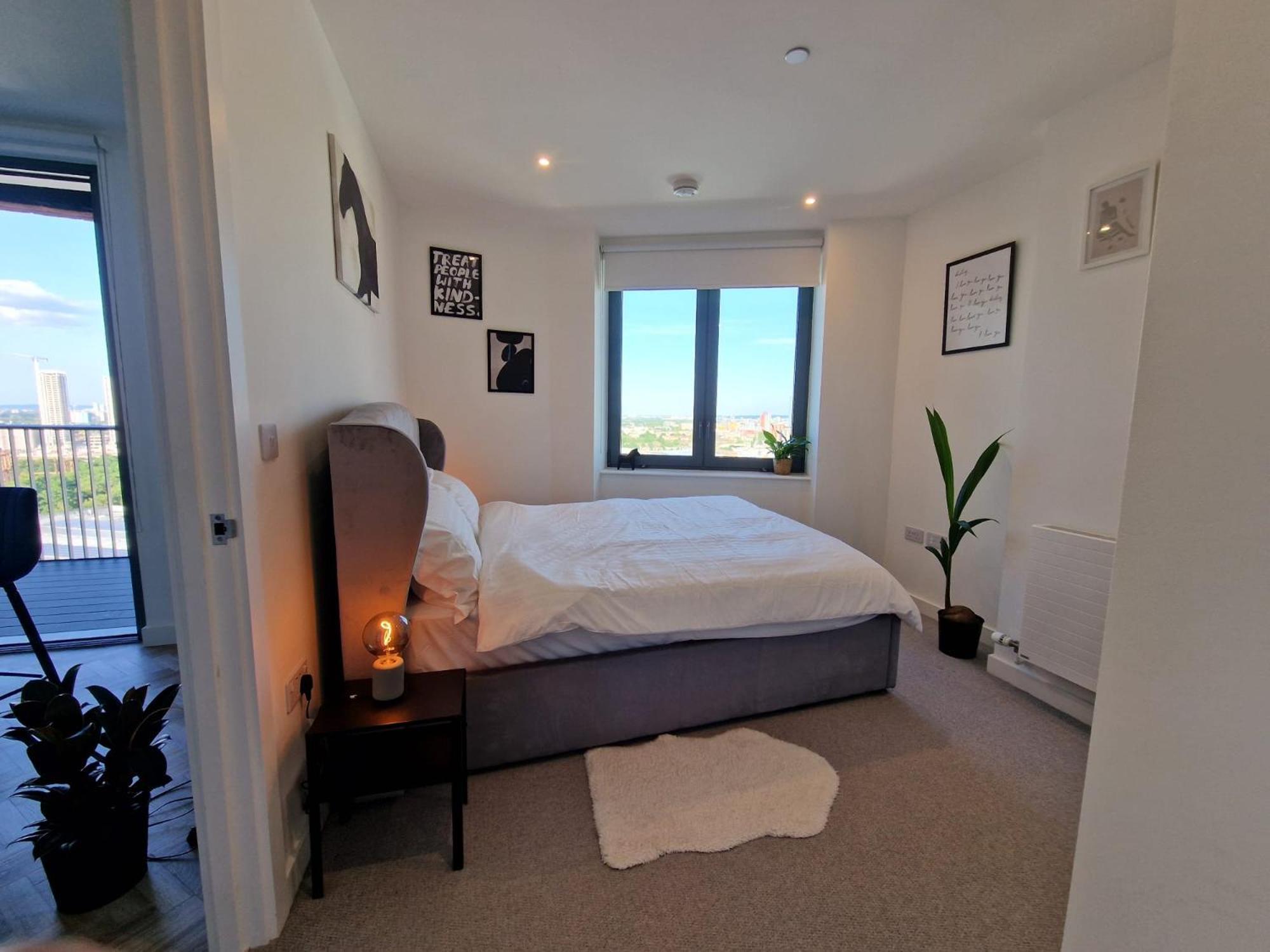 Lovely View Near Floor, 1gb Wifi, Near Canary Wharf, City, Stratford, Free Coffee, Snacks, Milk * Londres