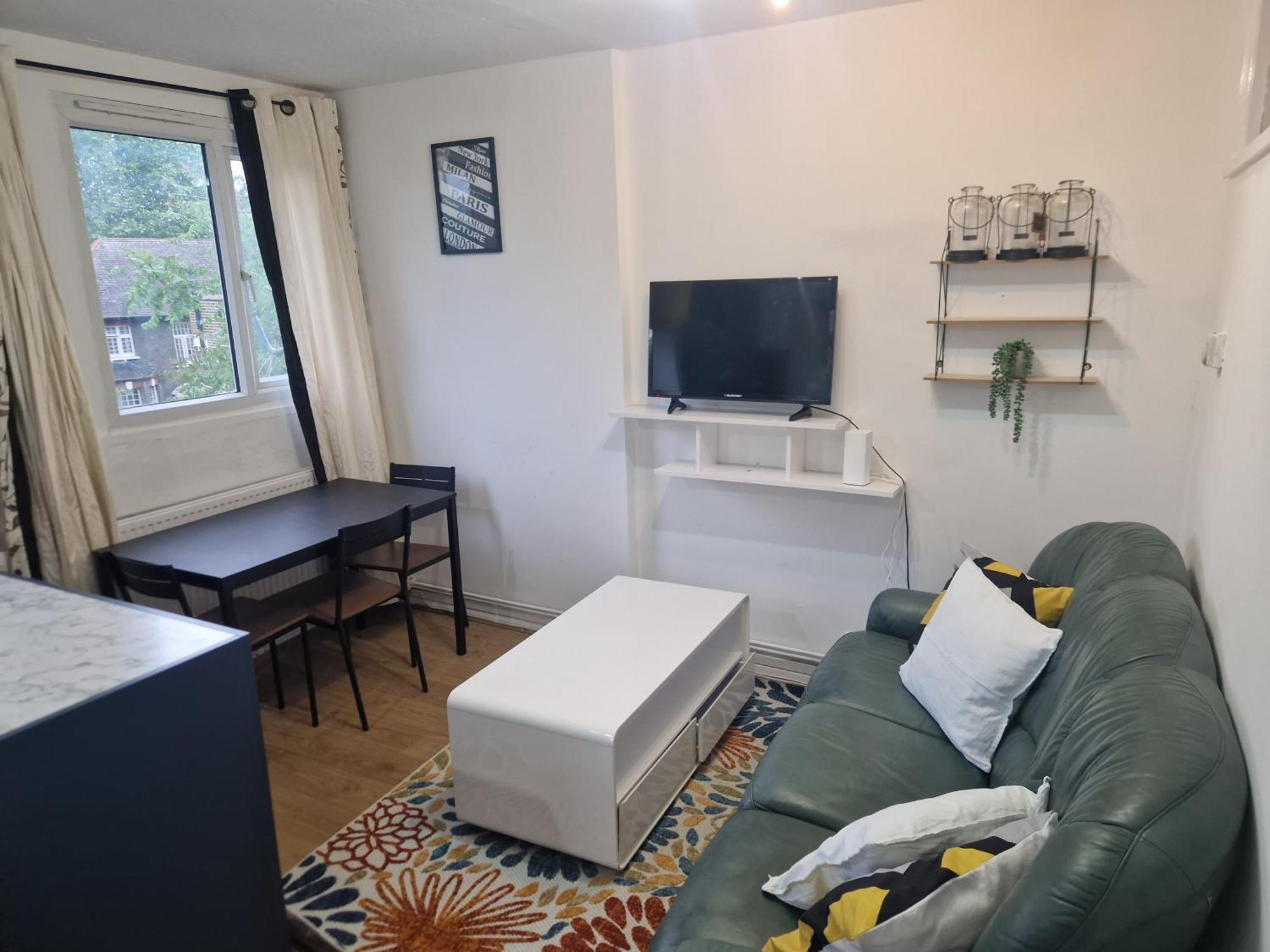 A Lovely Two Bedrooms Flat Londen