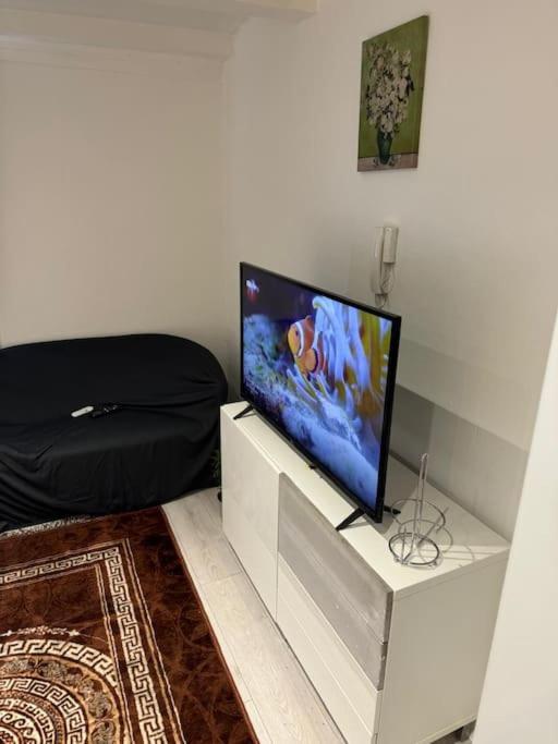 Apartment 1 Bedroom 220 London
