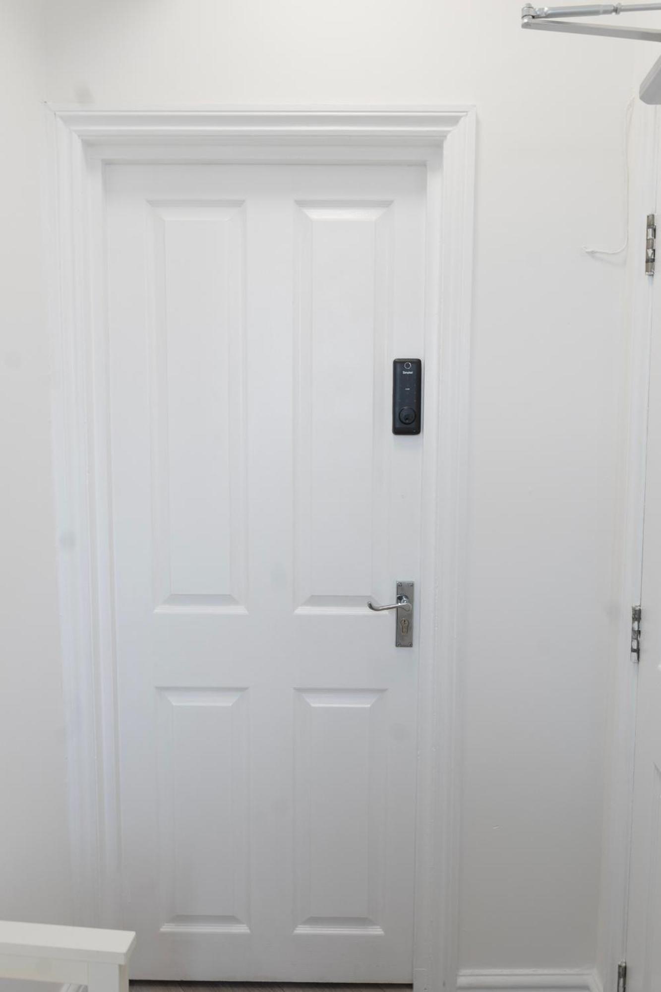 Apartment 5c- Stylish Urban Retreat - Spacious 2 Bed Flat *