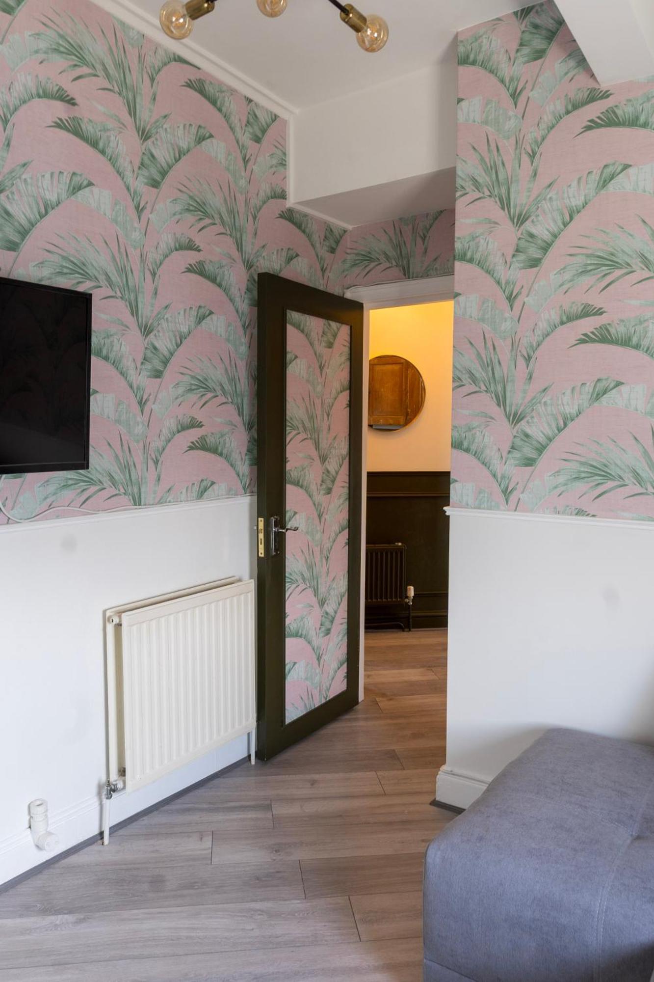 5c- Stylish Urban Retreat - Spacious 2 Bed Flat Apartment London
