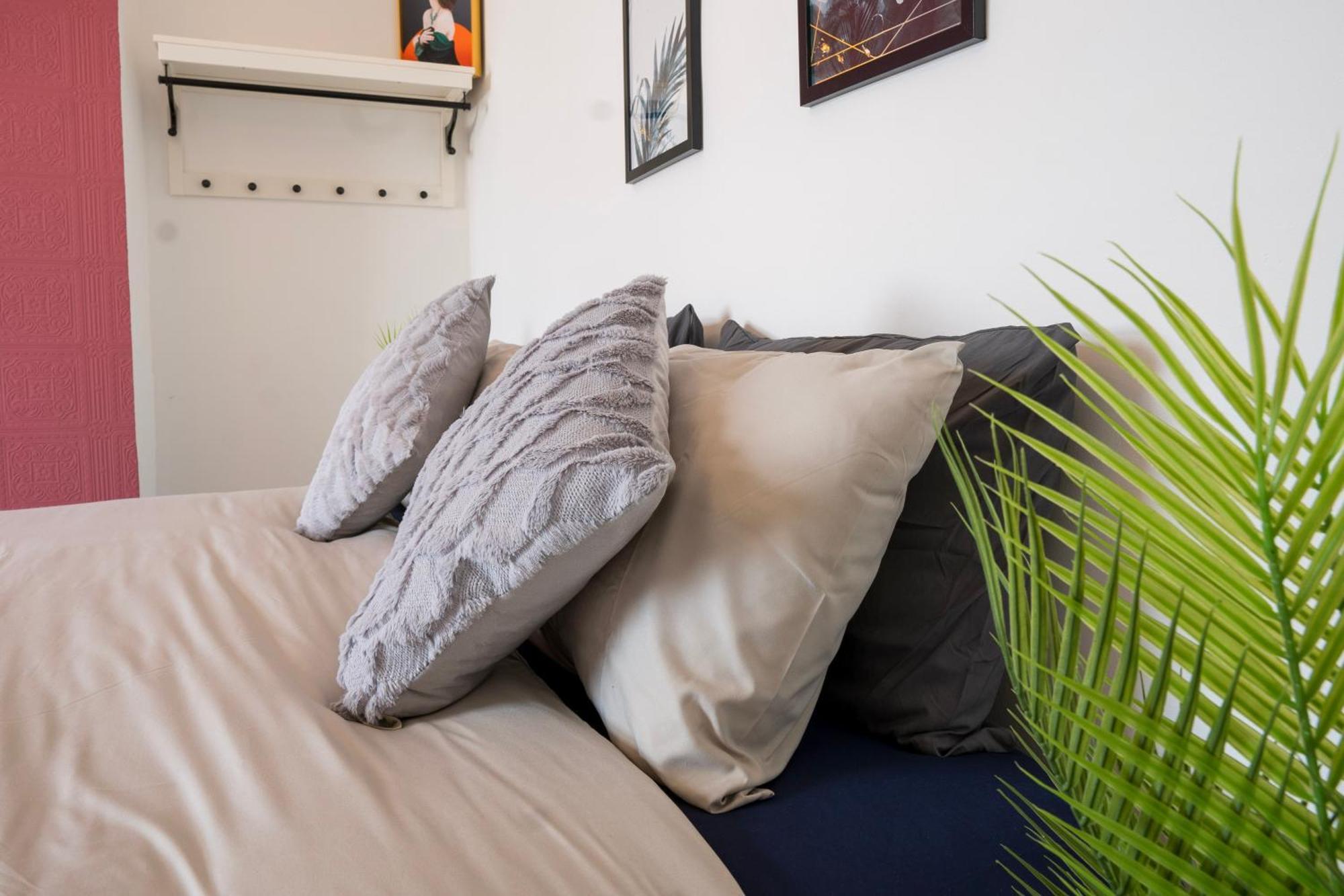 5c- Stylish Urban Retreat - Spacious 2 Bed Flat Apartment