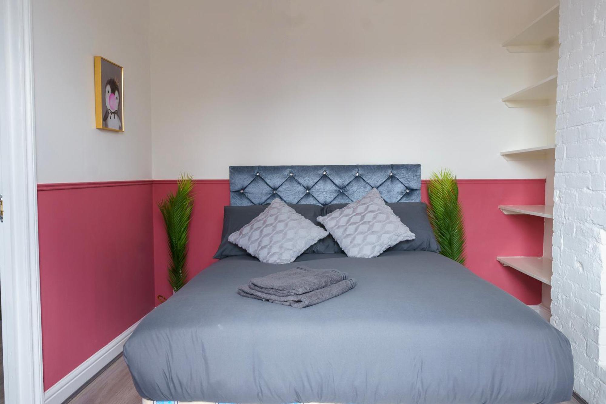 Apartment 5c- Stylish Urban Retreat - Spacious 2 Bed Flat London