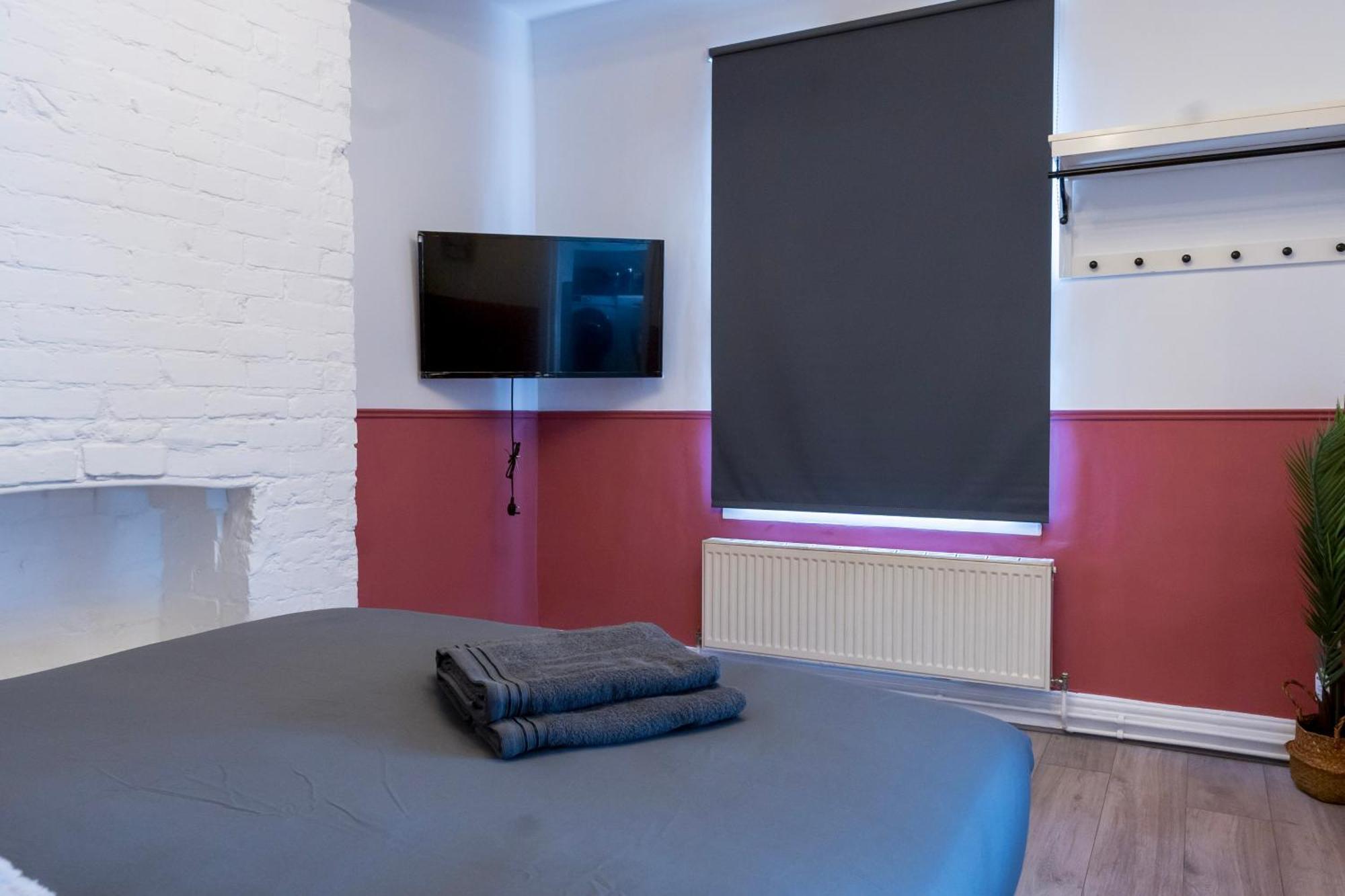 Apartment 5c- Stylish Urban Retreat - Spacious 2 Bed Flat *
