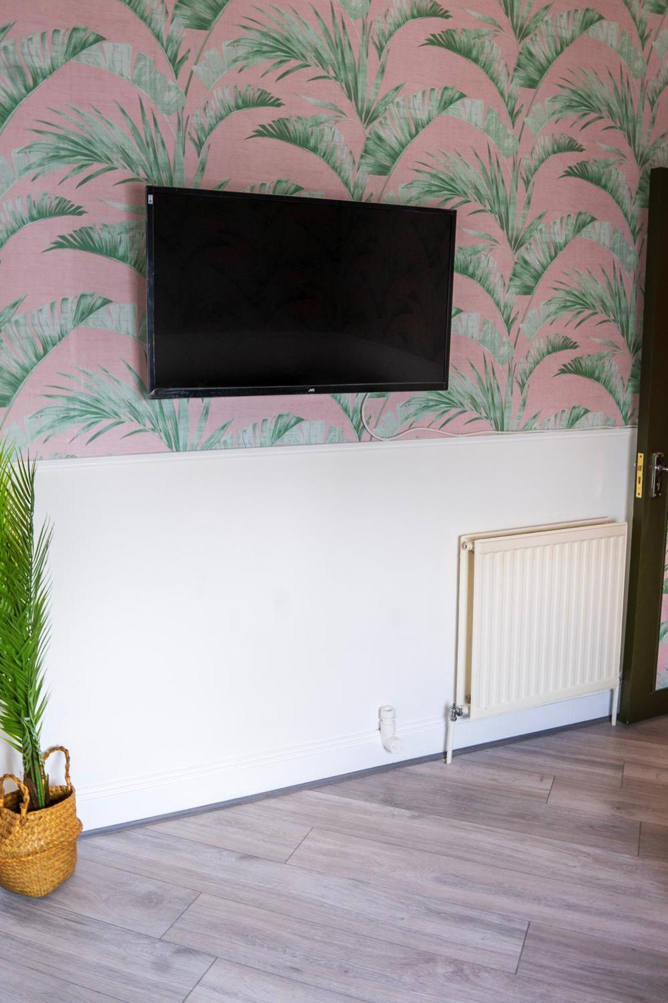 5c- Stylish Urban Retreat - Spacious 2 Bed Flat Apartment London