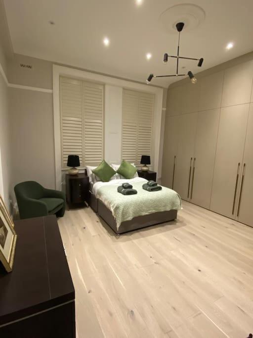 Luxury 2-bed Flat With Garden In Hampstead Mansion Apartment