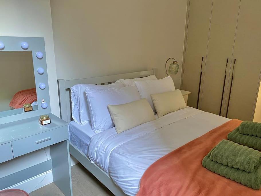 Luxury 2-bed Flat With Garden In Hampstead Mansion Apartment