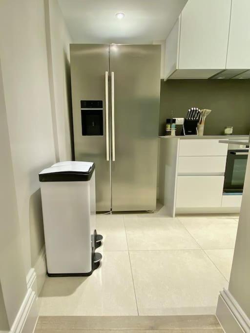 Luxury 2-bed Flat With Garden In Hampstead Mansion Apartment