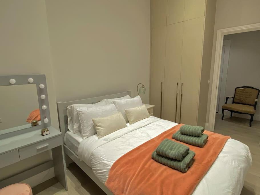 Apartment Luxury 2-bed Flat With Garden In Hampstead Mansion London
