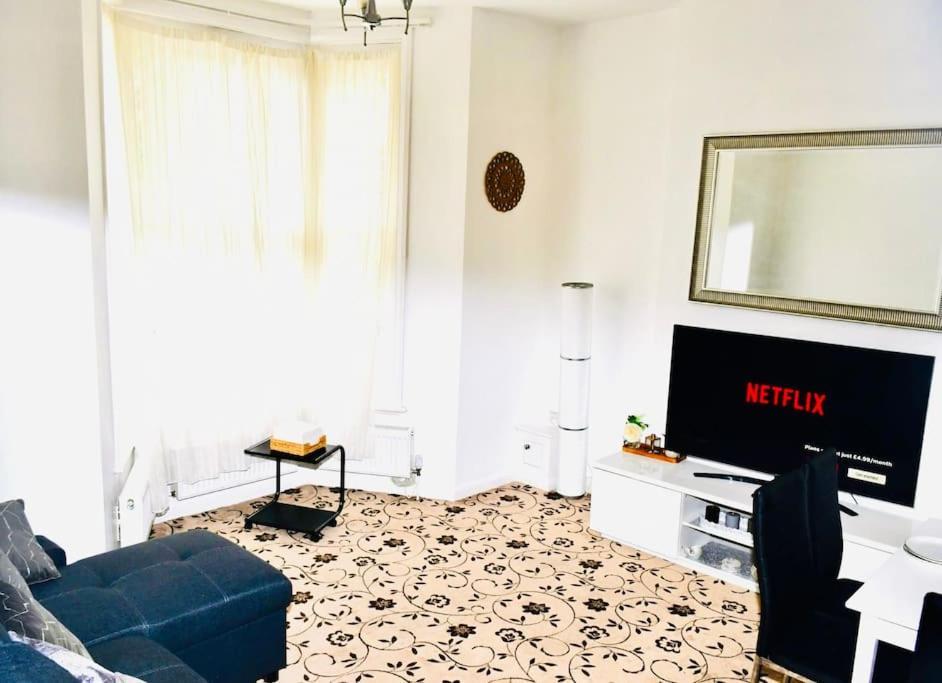 Stylish Luxury Flat In Apartment *