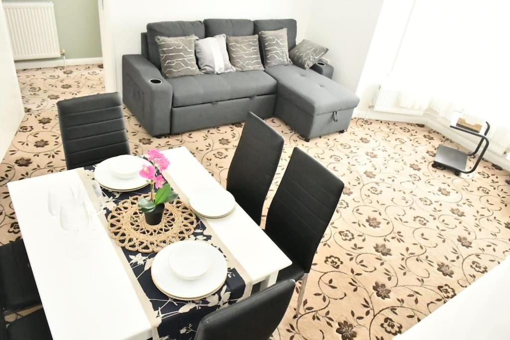 Stylish Luxury Flat In * London