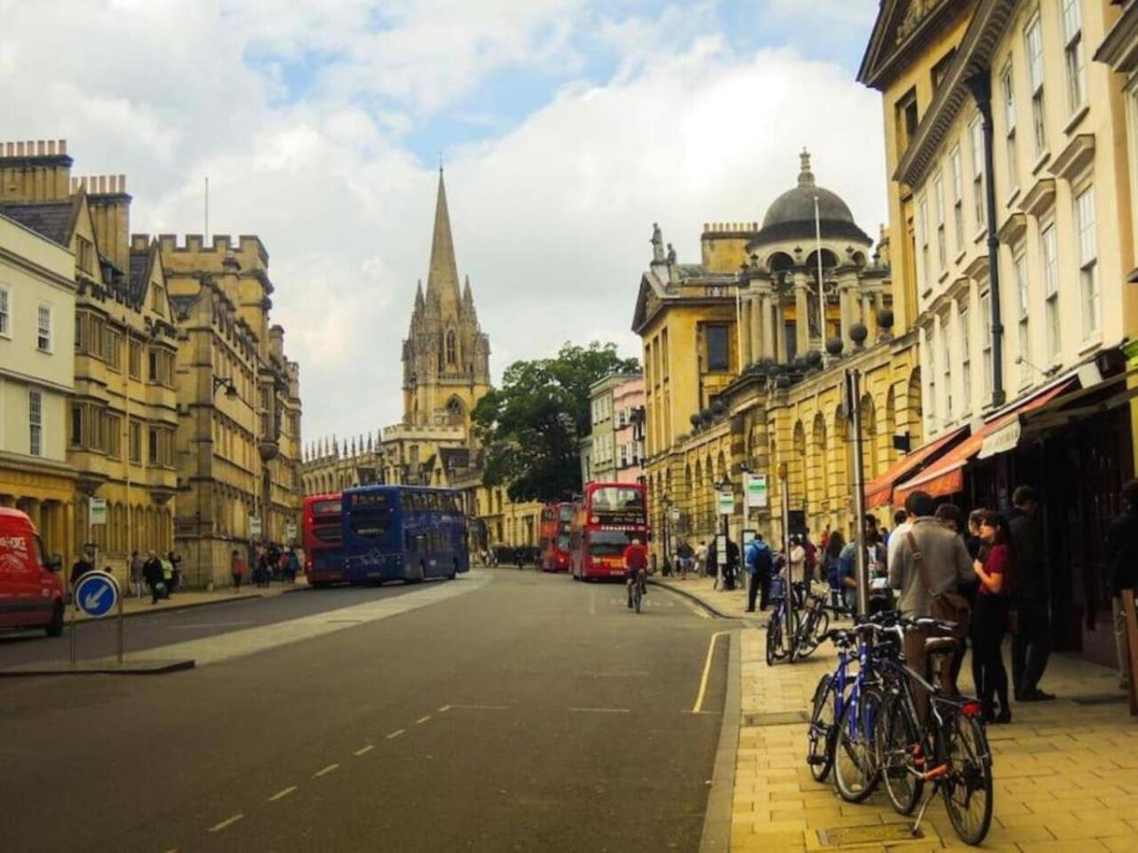 Elegant 3 Bedroom On Oxford Street Luxury Living In 2gc Appartement
