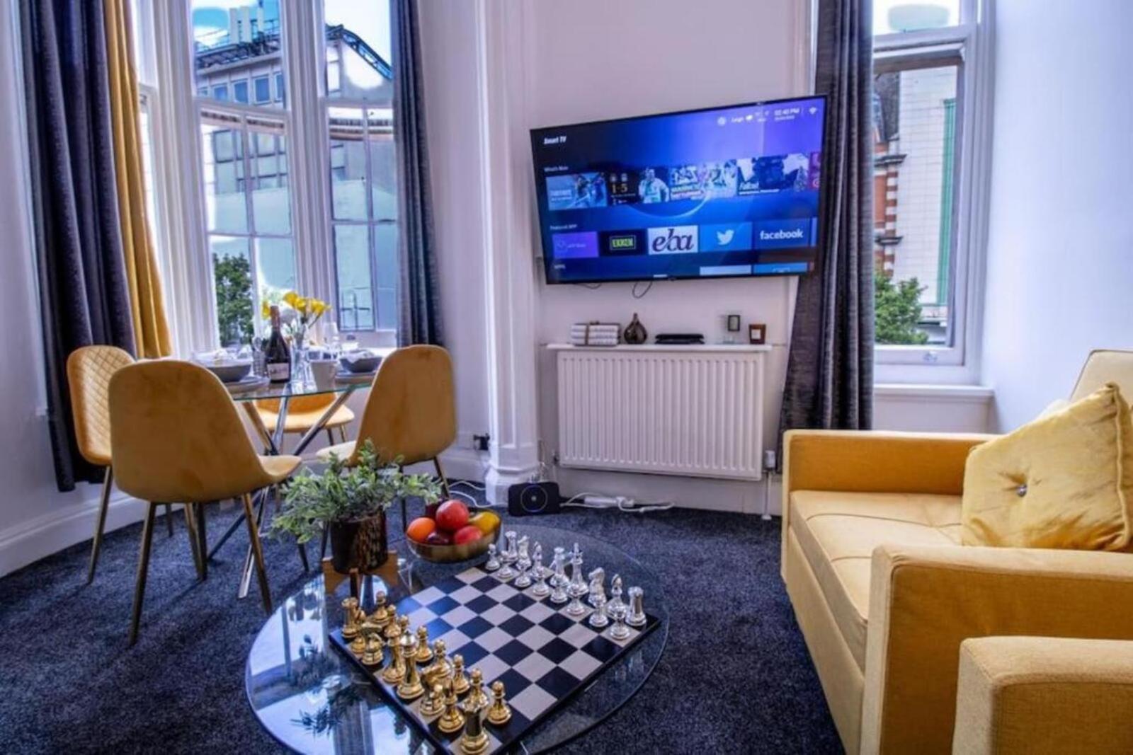 Elegant 3 Bedroom On Oxford Street Luxury Living In 2gc Apartamento *
