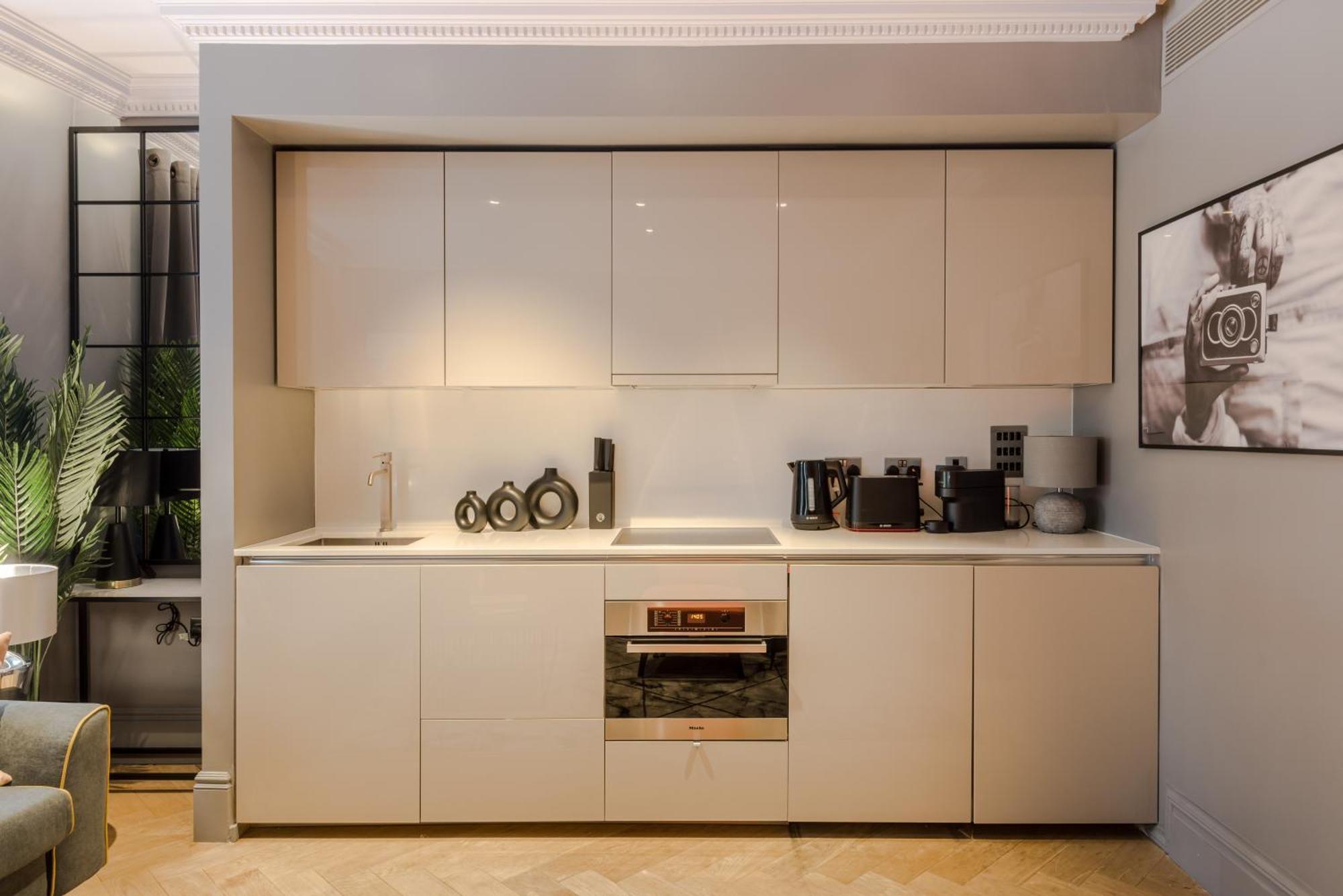 The Secret Chamber - Covent Garden By Frankie Says Appartement Londres