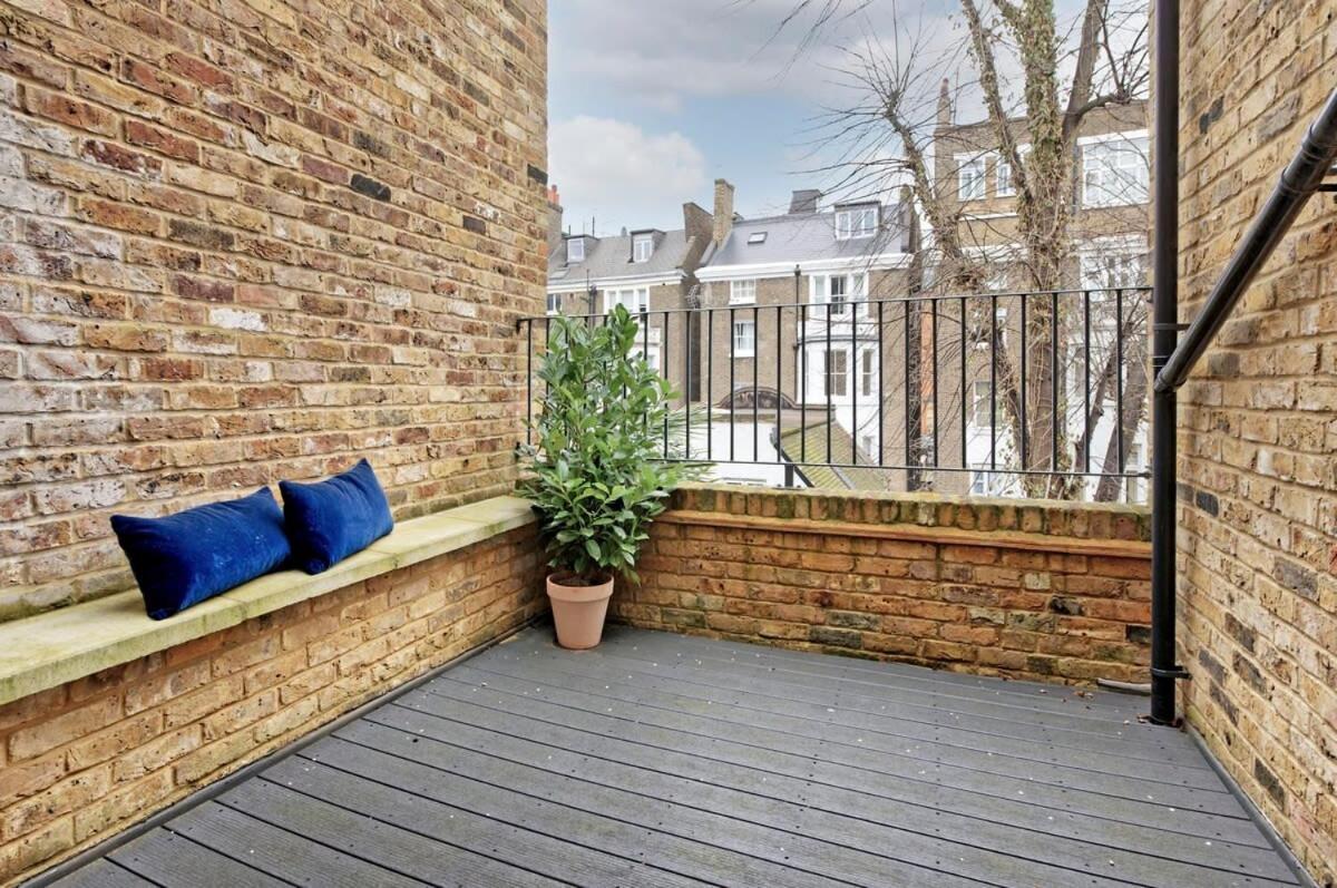 Long Discount Large Bright First-floor Flat * Londres