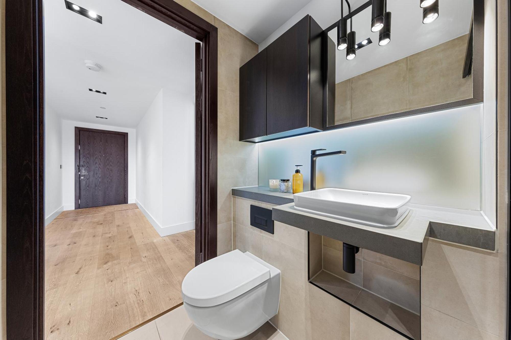 Heart Of Panoramic View 2 Bedroom Designer Luxury - Pool And Gym Access London