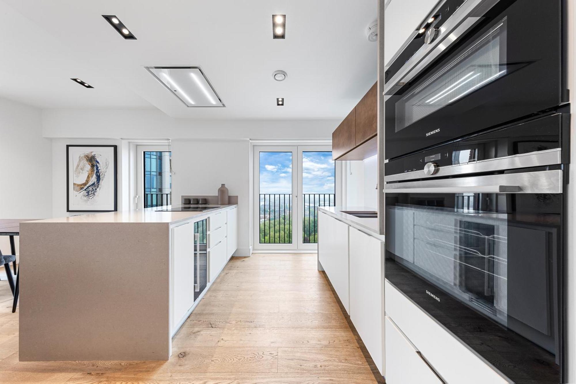 Heart Of Panoramic View 2 Bedroom Designer Luxury - Pool And Gym Access London