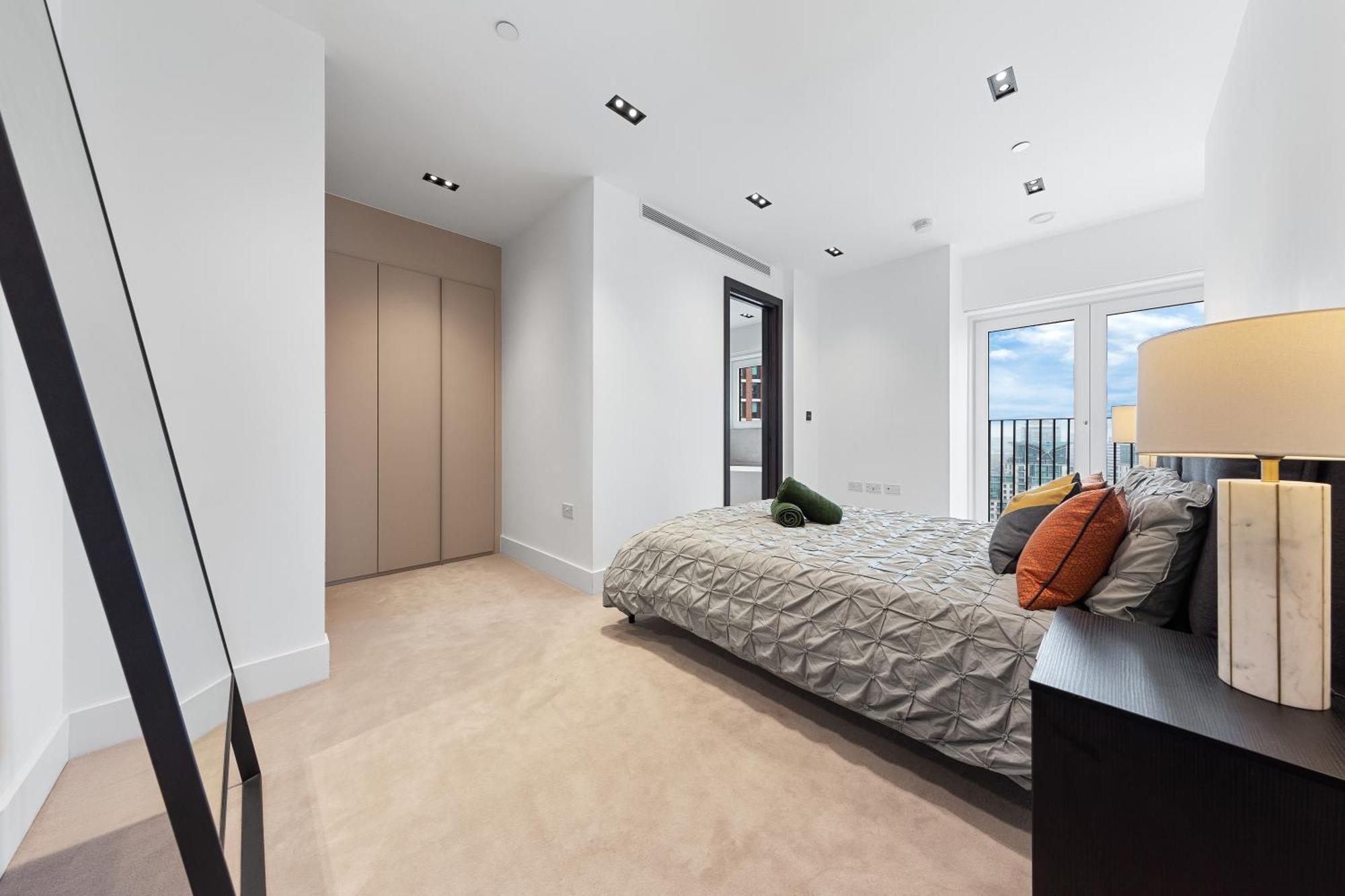 Heart Of Panoramic View 2 Bedroom Designer Luxury - Pool And Gym Access London