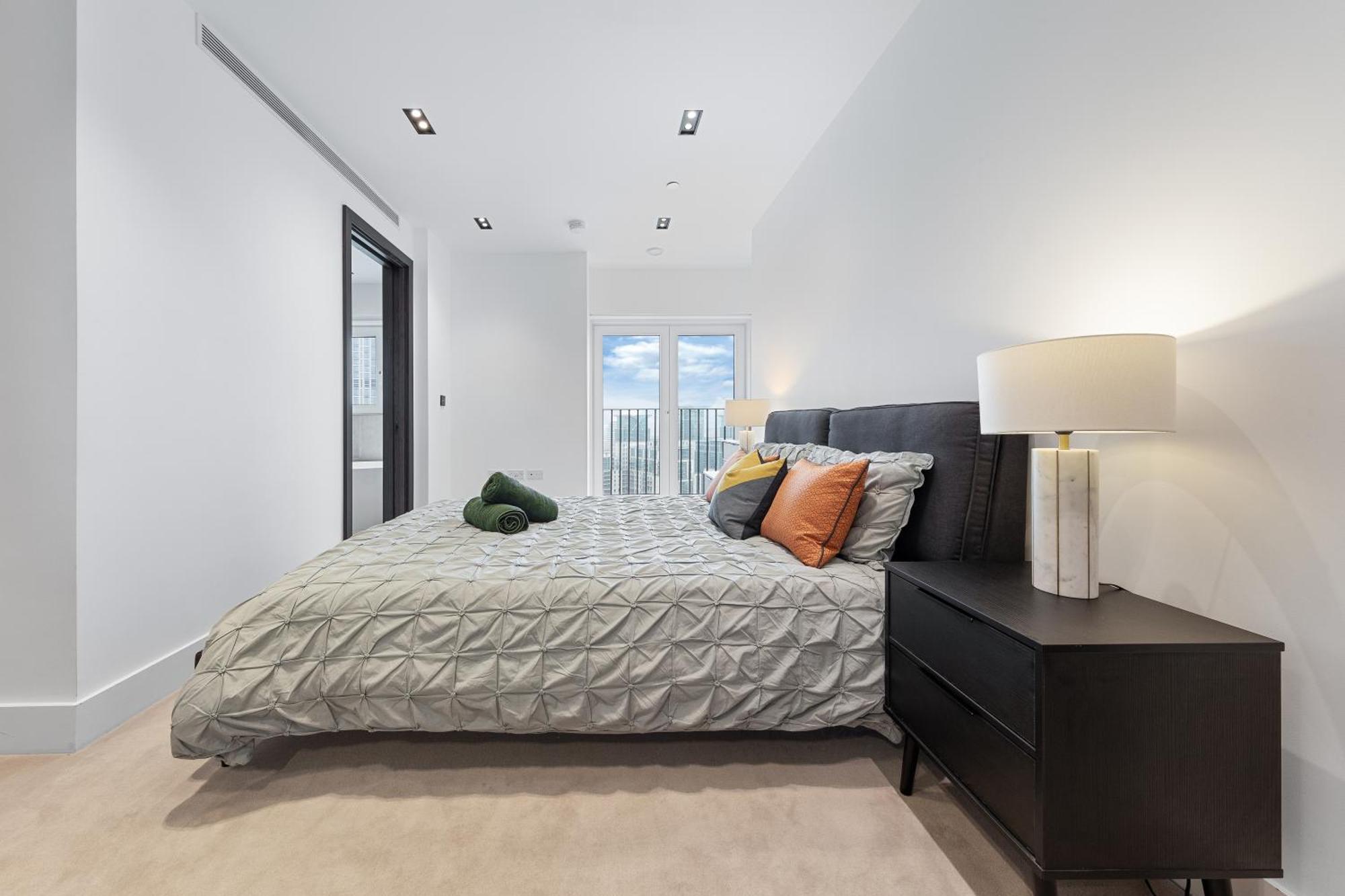 Heart Of Panoramic View 2 Bedroom Designer Luxury - Pool And Gym Access Apartment
