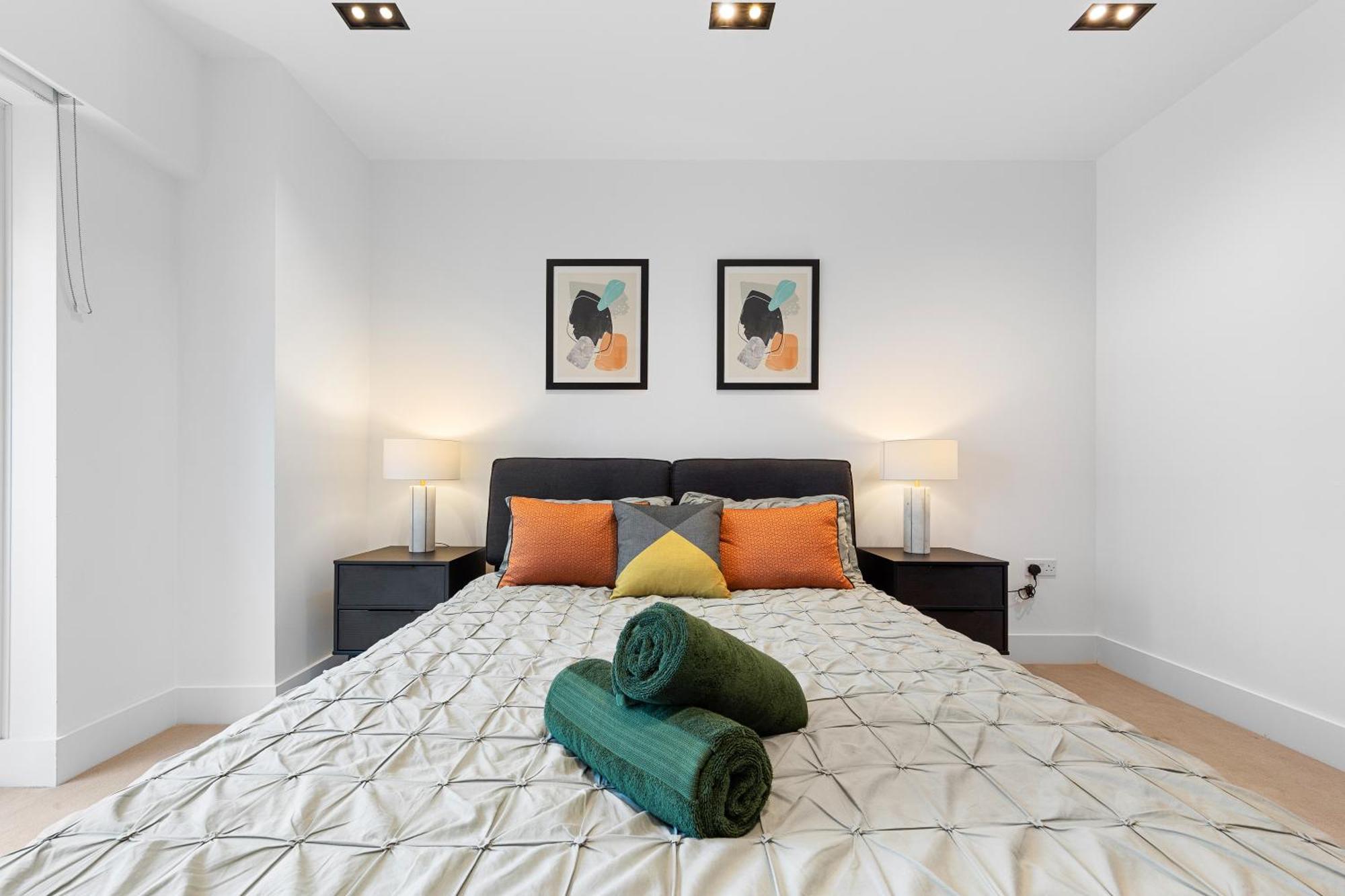 Heart Of Panoramic View 2 Bedroom Designer Luxury - Pool And Gym Access London