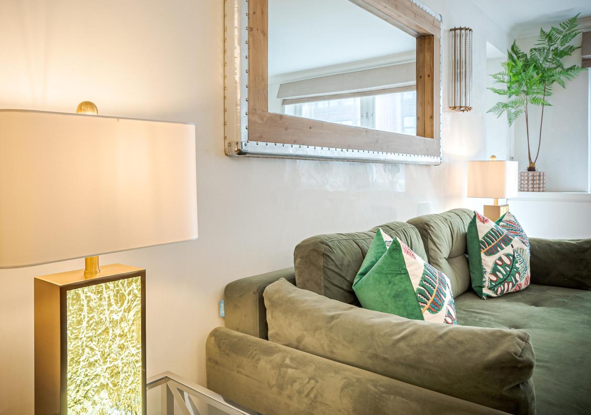 Charming 2 Bed Flat In Knightsbridge London Balcony View Of Harrods Apartamento