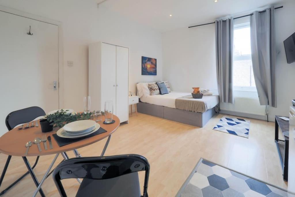 S4 Studio In The Heart Of Kilburn Zone2 *